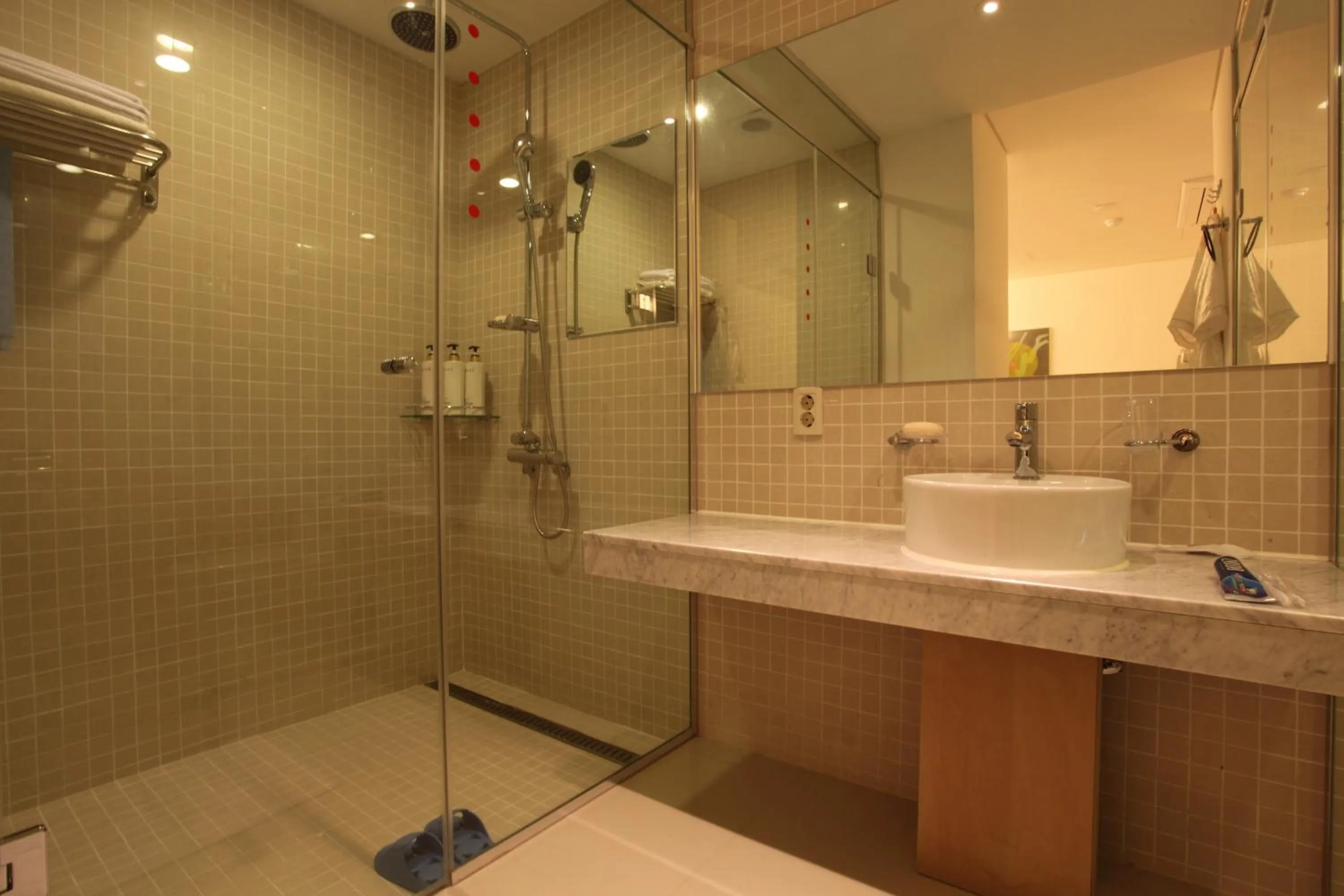 Bathroom in Yuwon Hotel