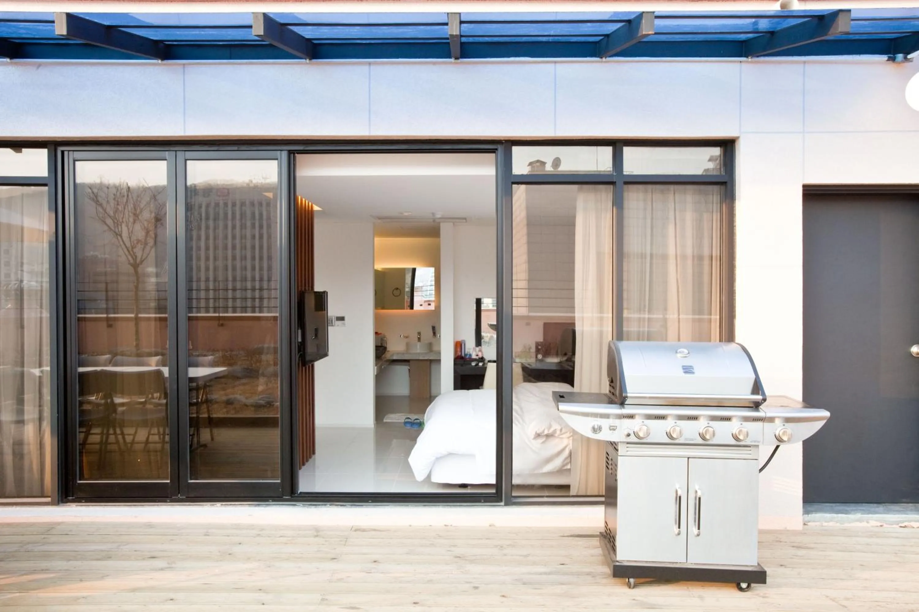 Decorative detail in Yuwon Hotel