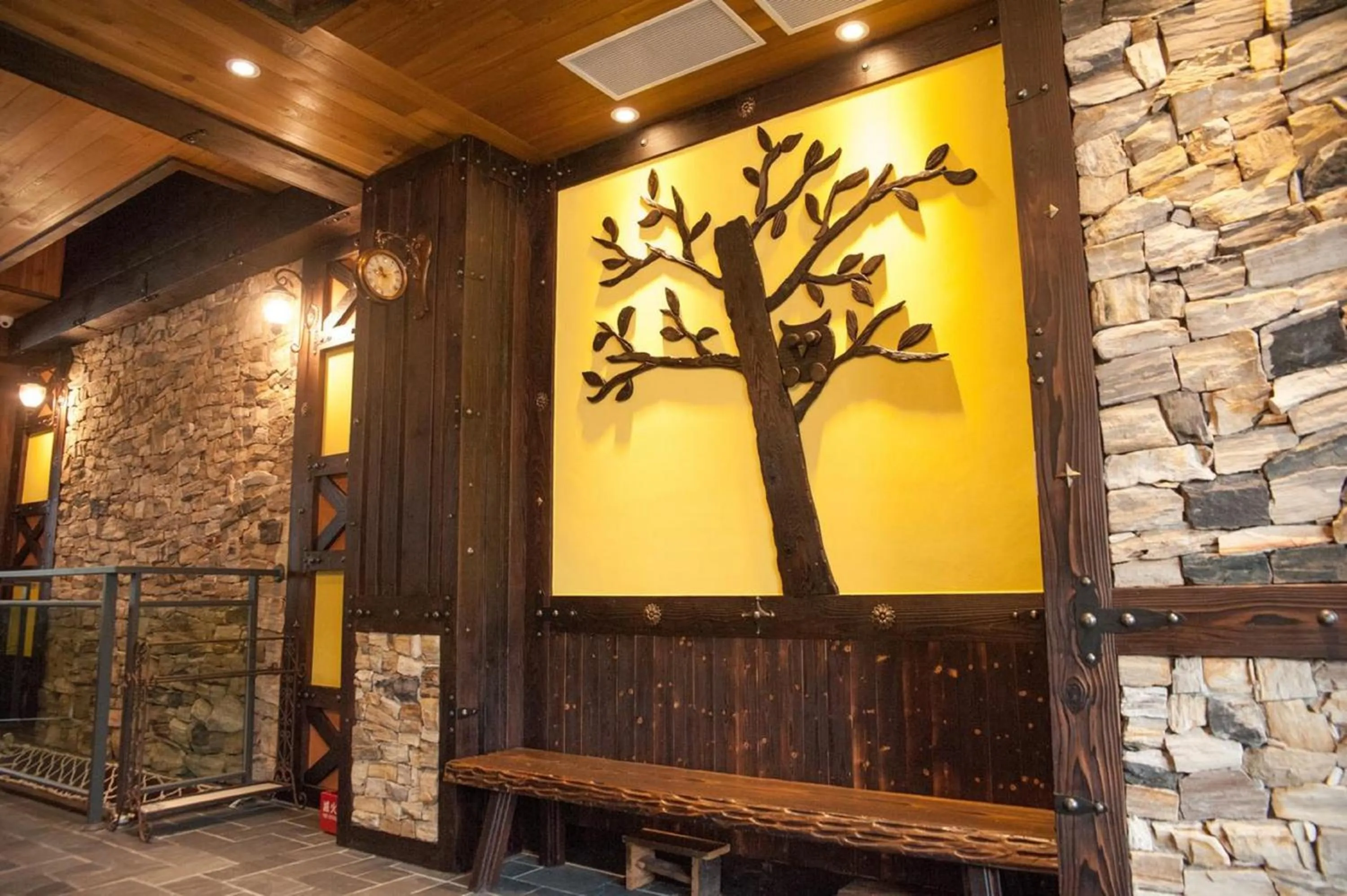 Decorative detail in Yong Guan