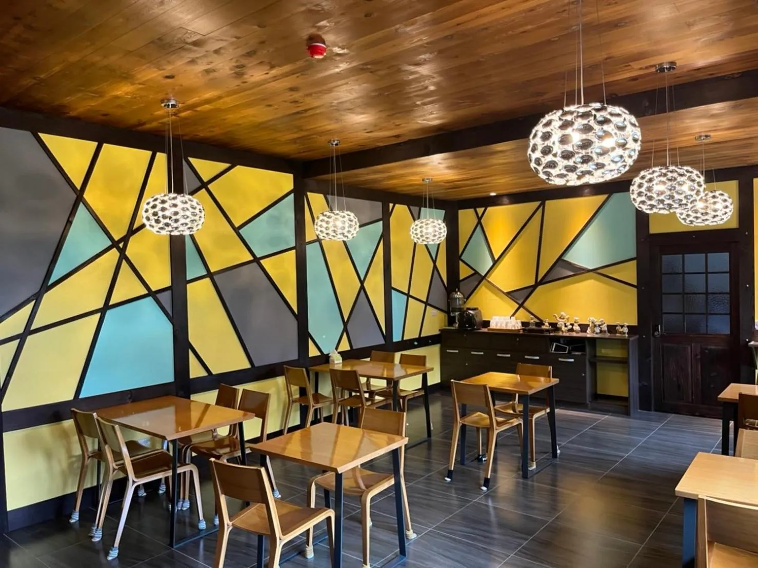 Restaurant/places to eat in Yong Guan