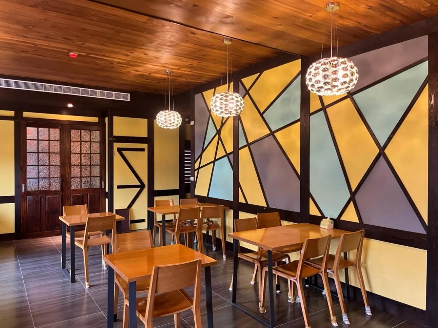 Restaurant/places to eat in Yong Guan