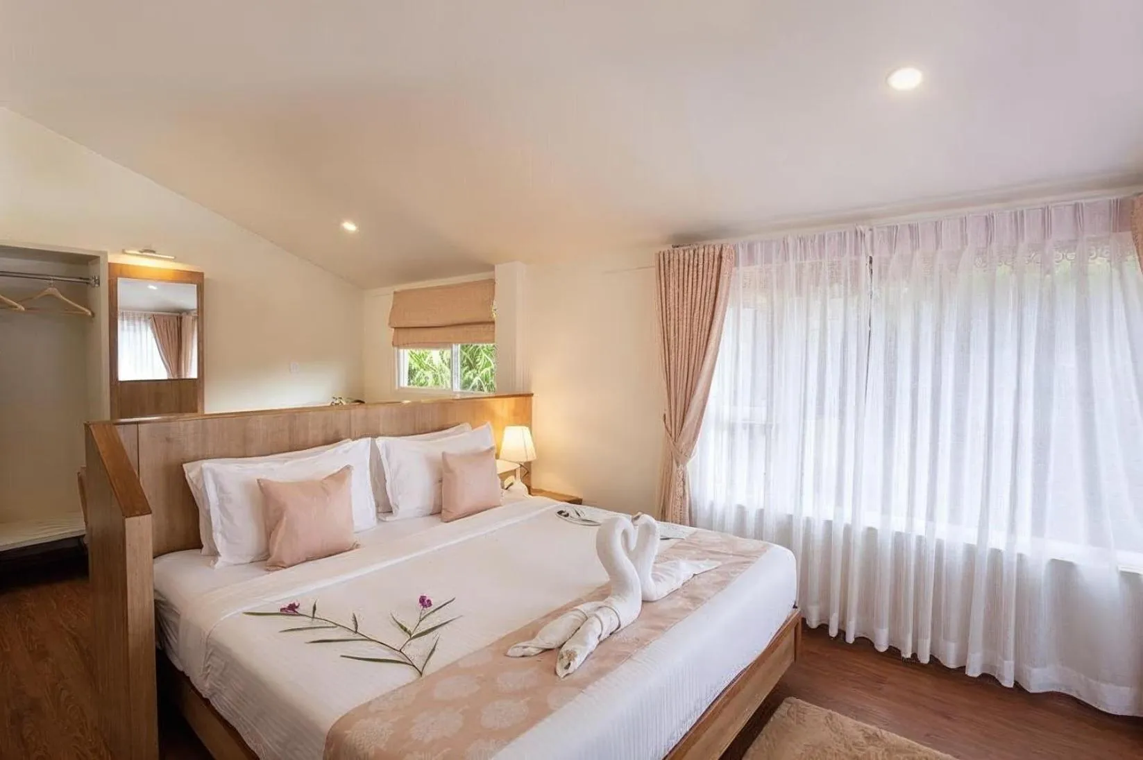 Bed in Bamboo Dale Resort & Spa Munnar by Stride
