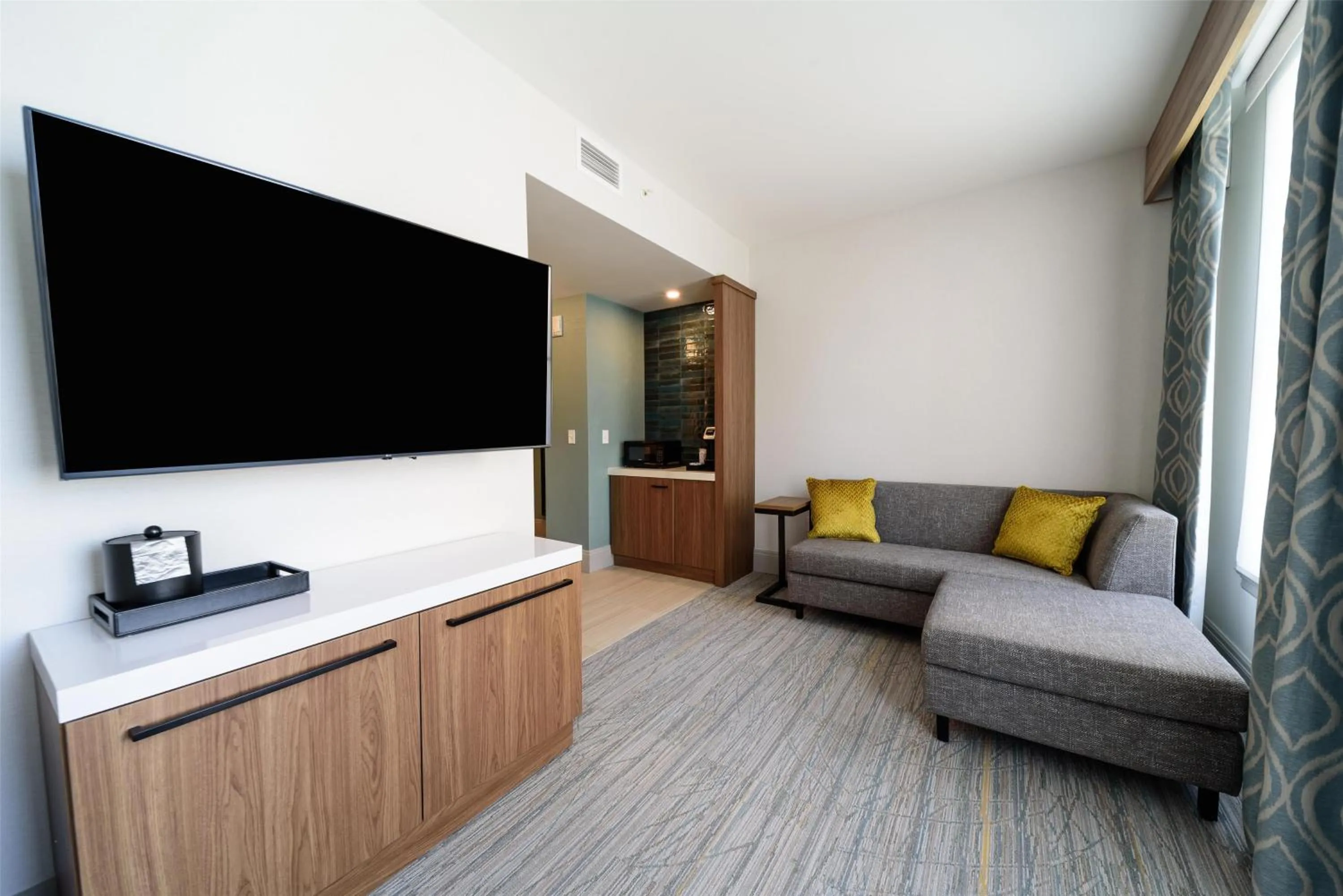 Living room in Hilton Garden Inn Dayton Downtown