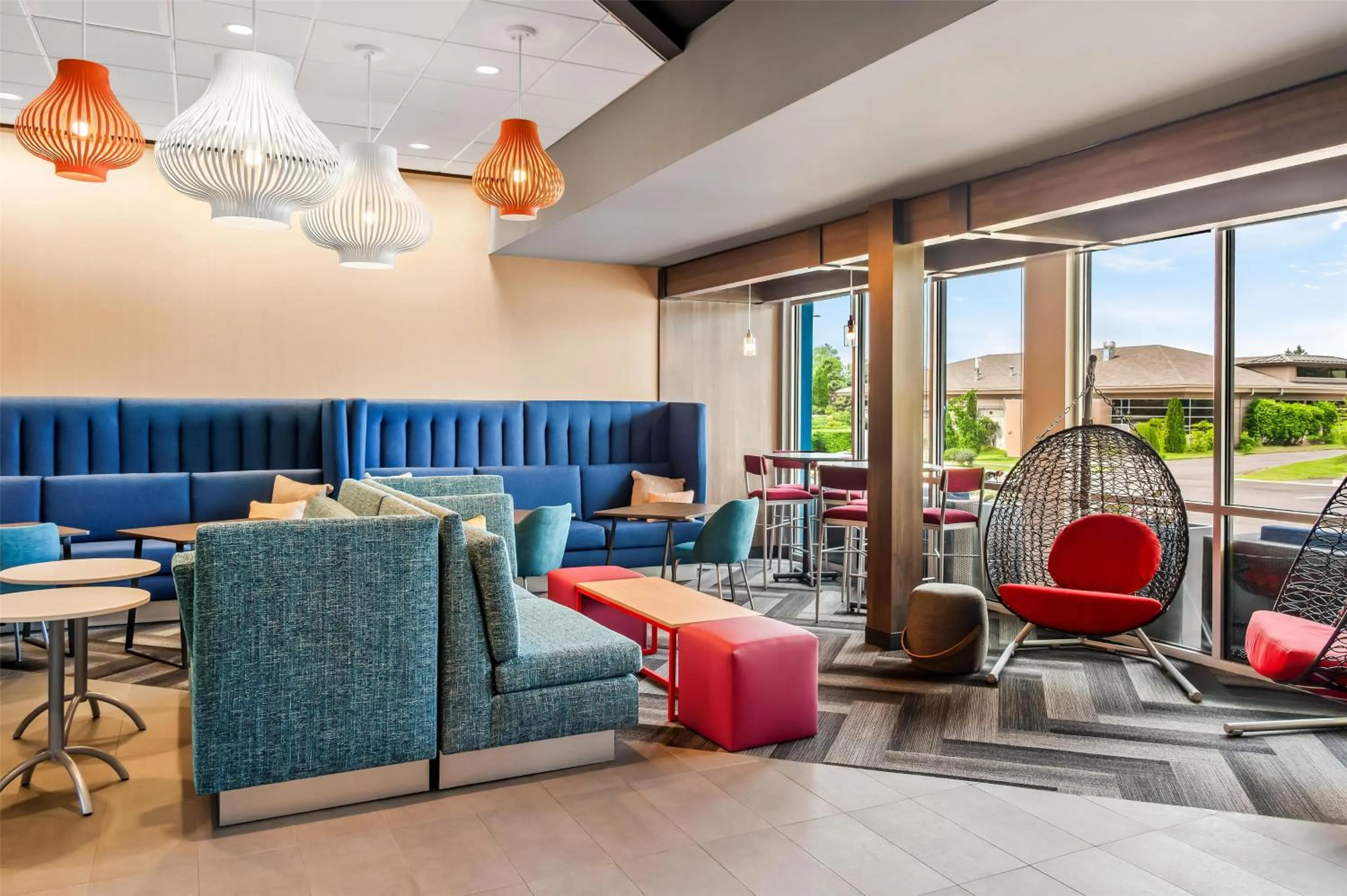 Lobby or reception in Tru By Hilton Holland, Mi