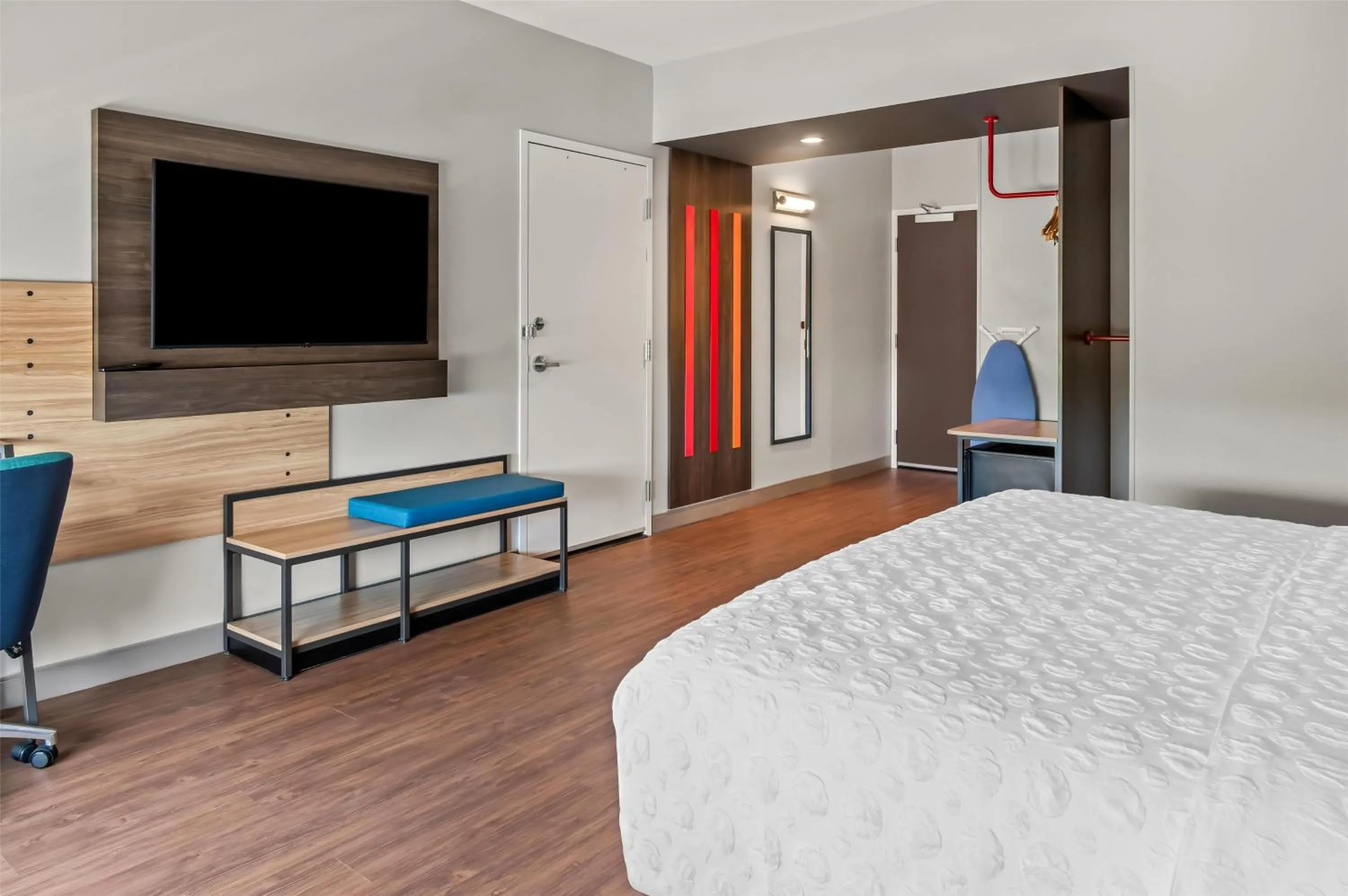 Bed in Tru By Hilton Holland, Mi