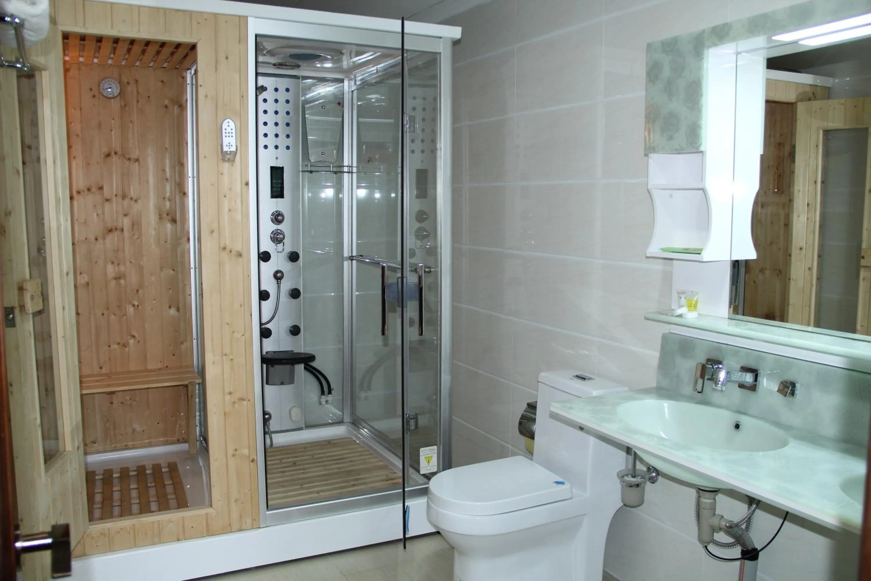 Shower in Firuz Hotel