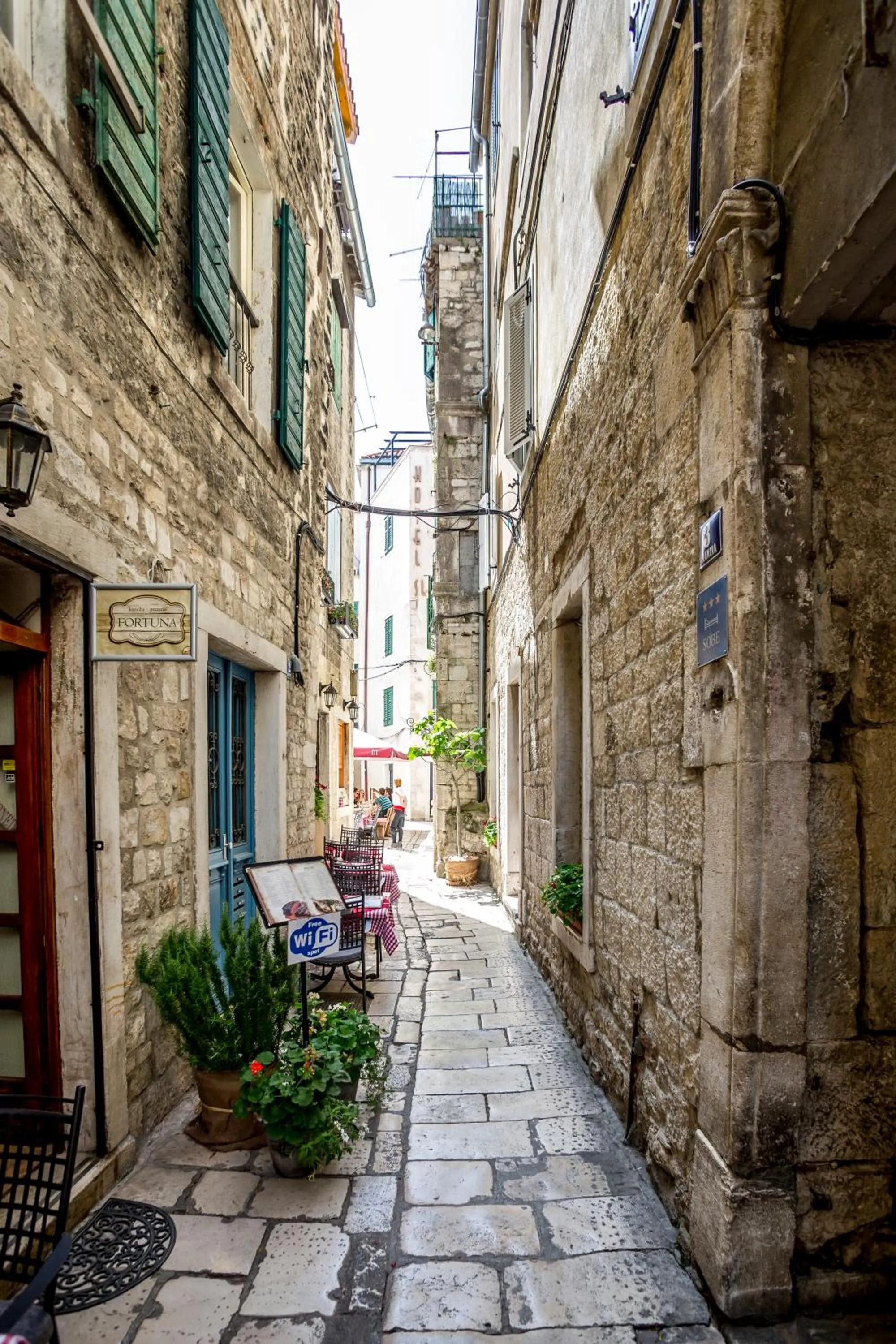 Neighbourhood in Centro di Centri Rooms