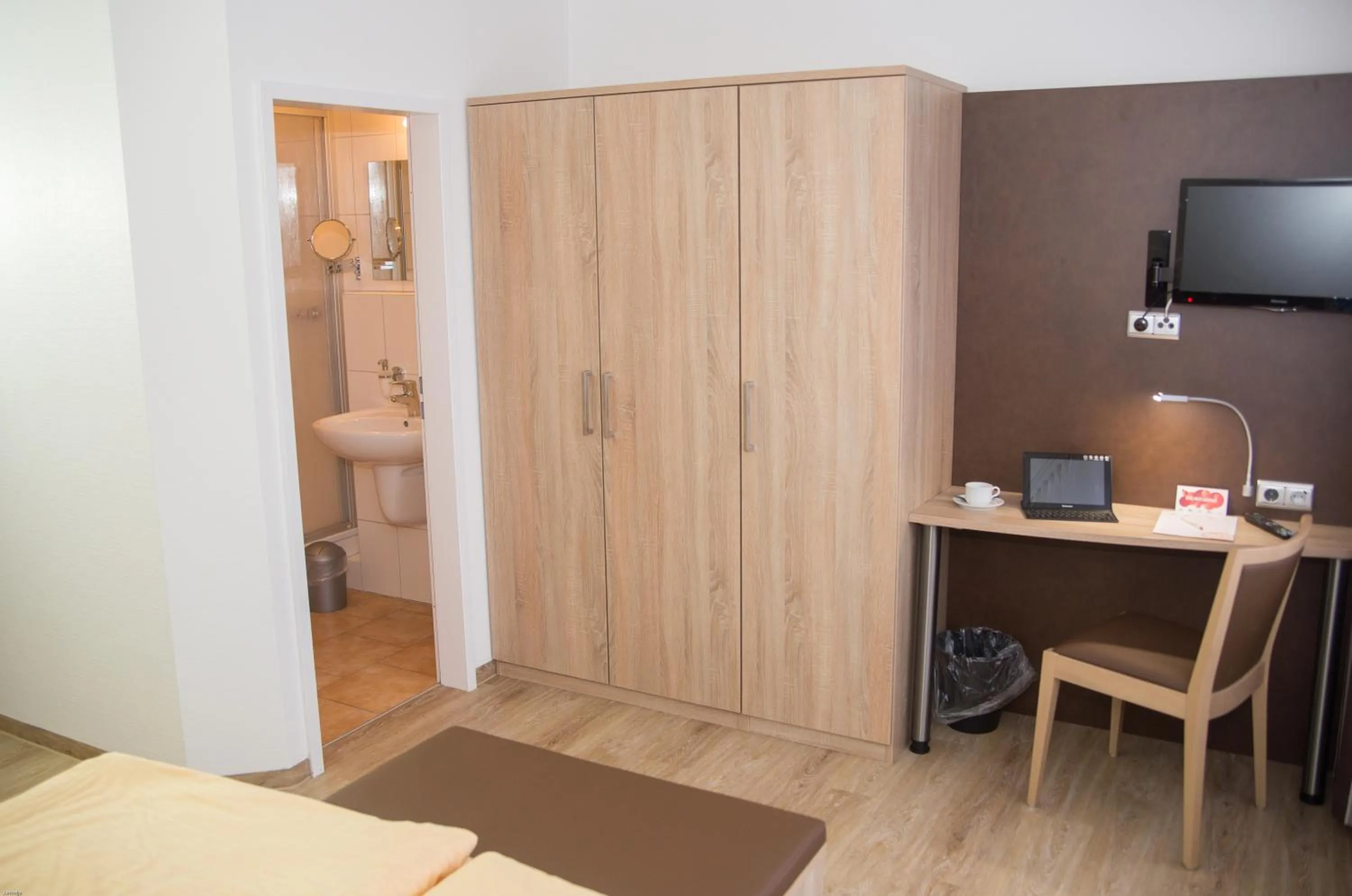 Other, Bed in Hotel Restaurant Lütkebohmert