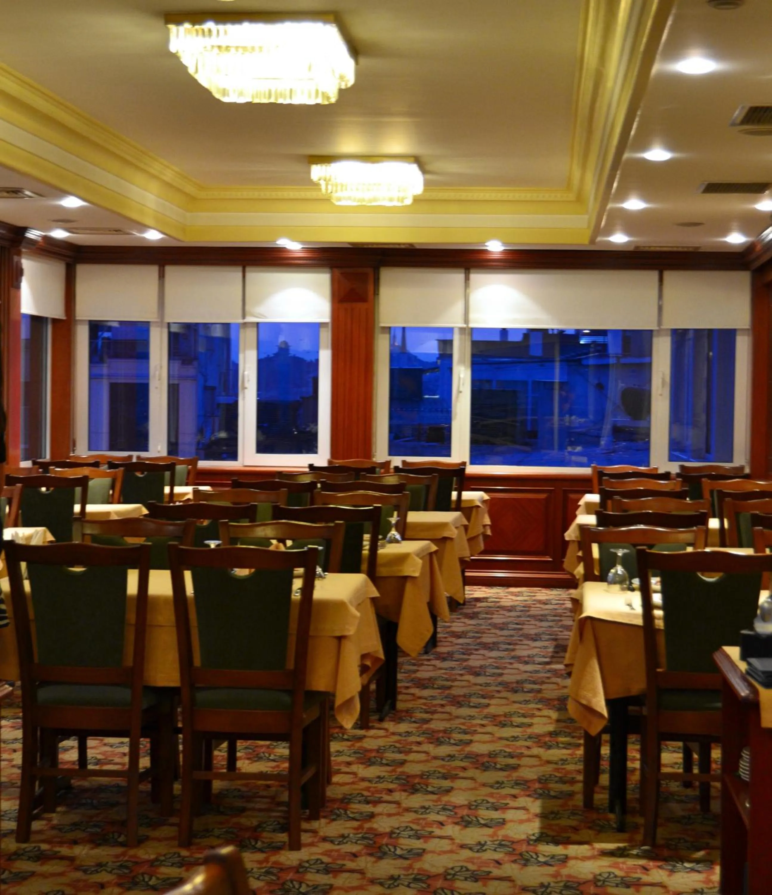 Restaurant/places to eat in Hotel Erden Sarayevo