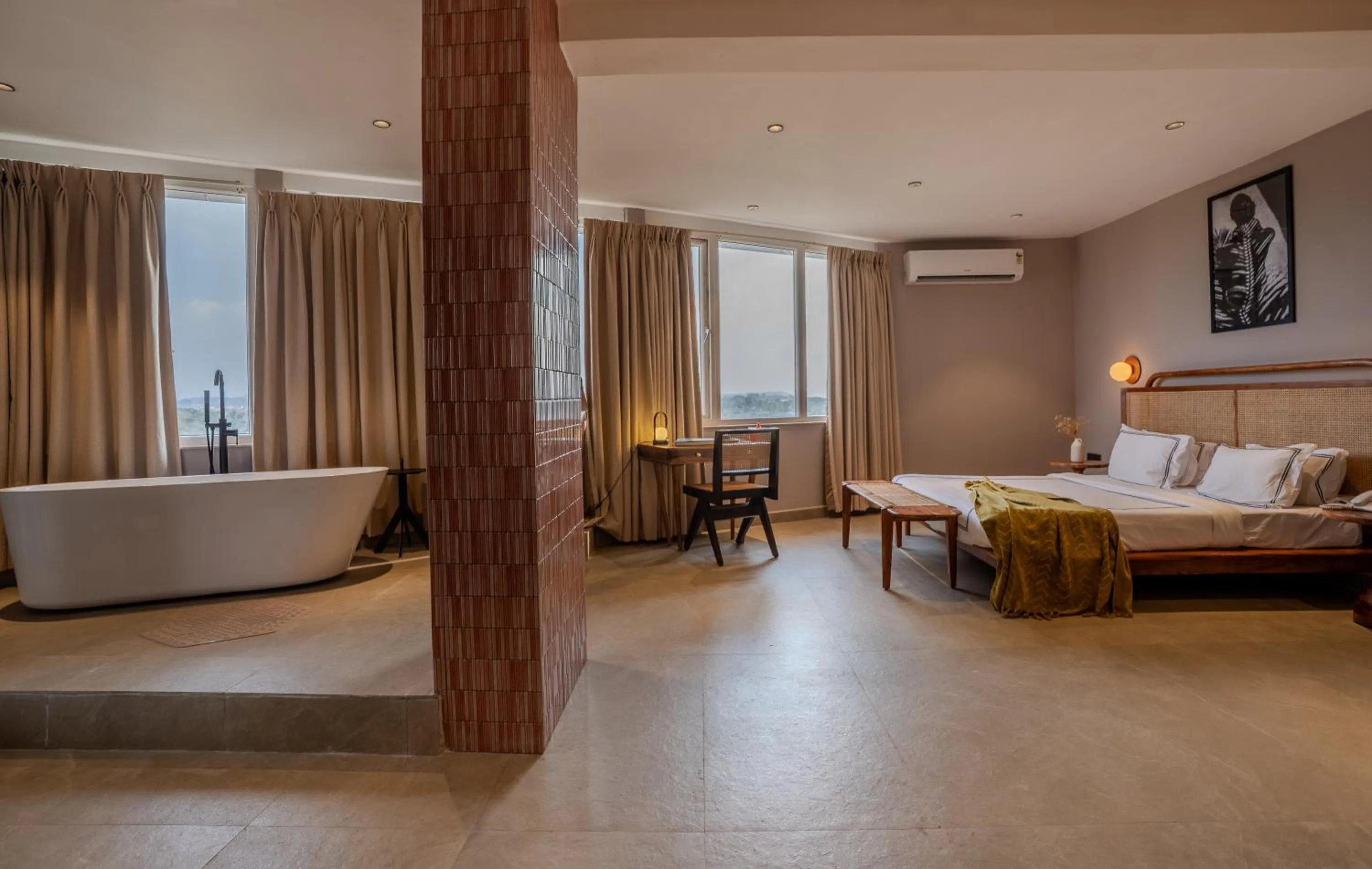 Photo of the whole room in Minimalist Panjim