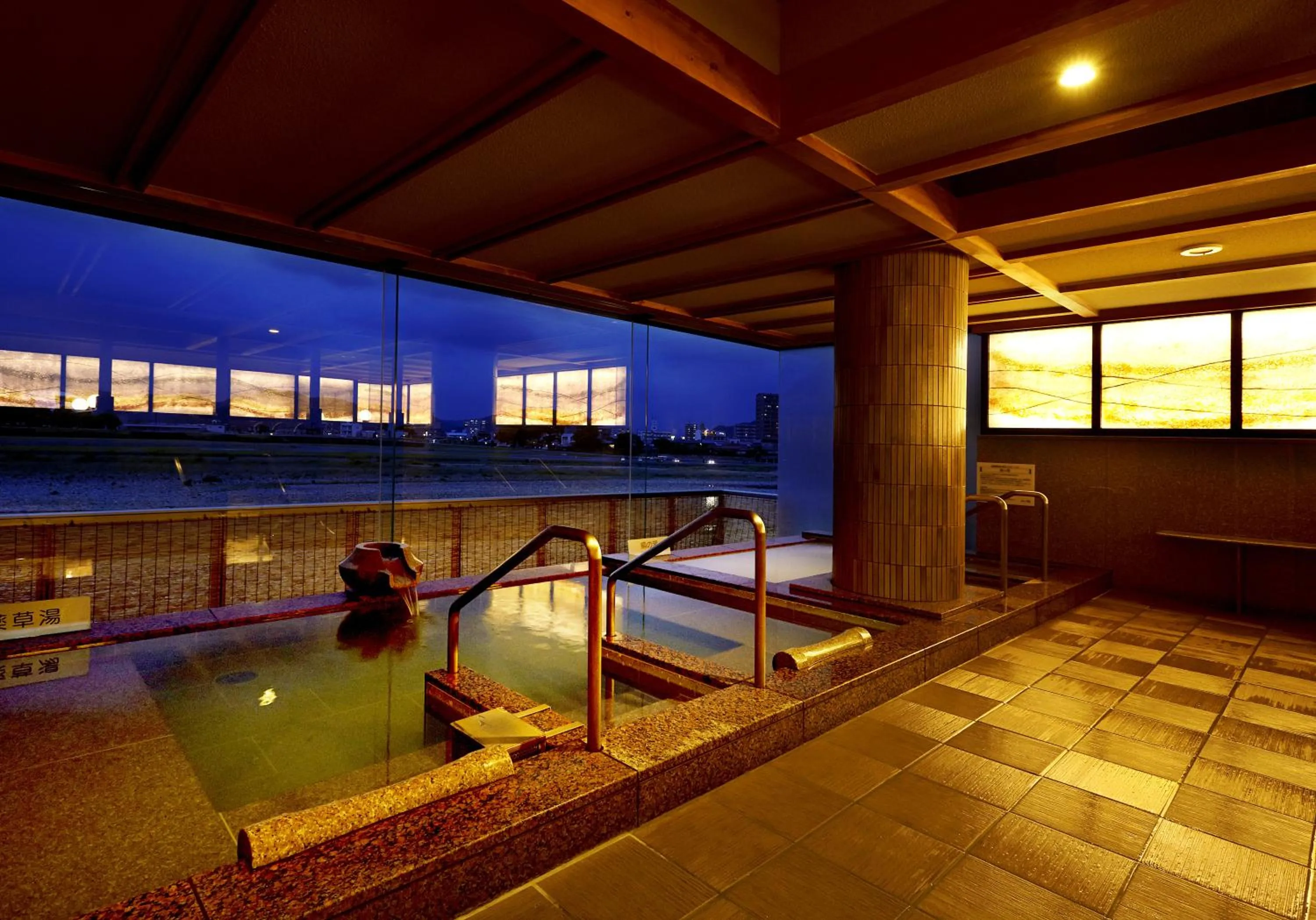 Swimming pool in Juhachiro