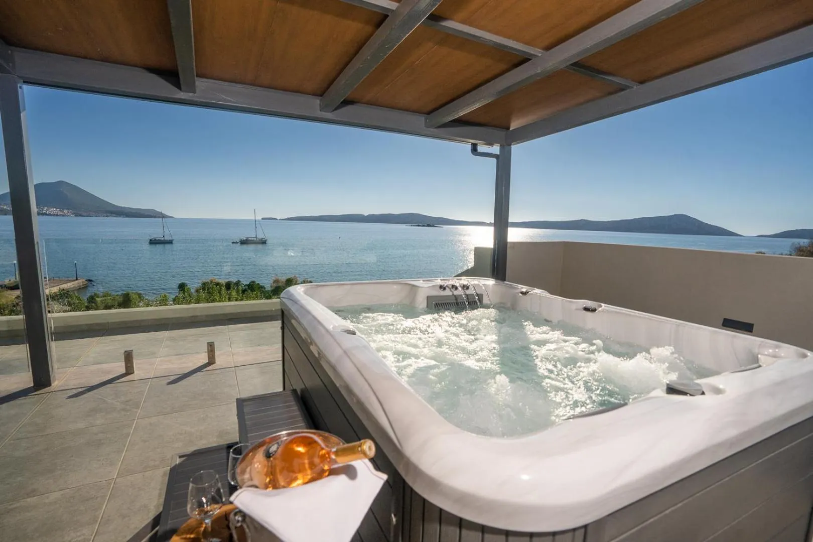 Hot Tub in Zoe Seaside Resort