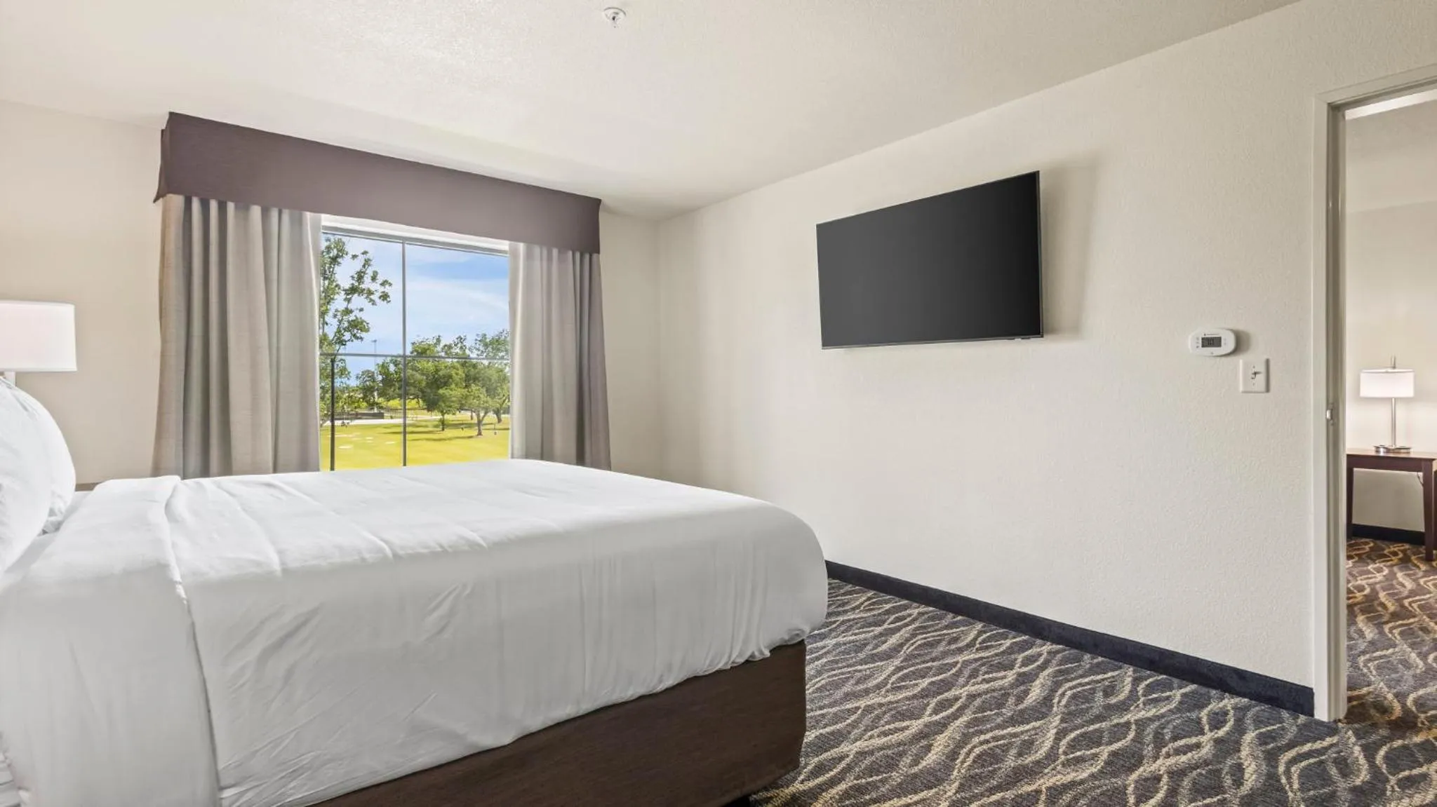 Bedroom, Bed in Cobblestone Hotel & Suites - Foley