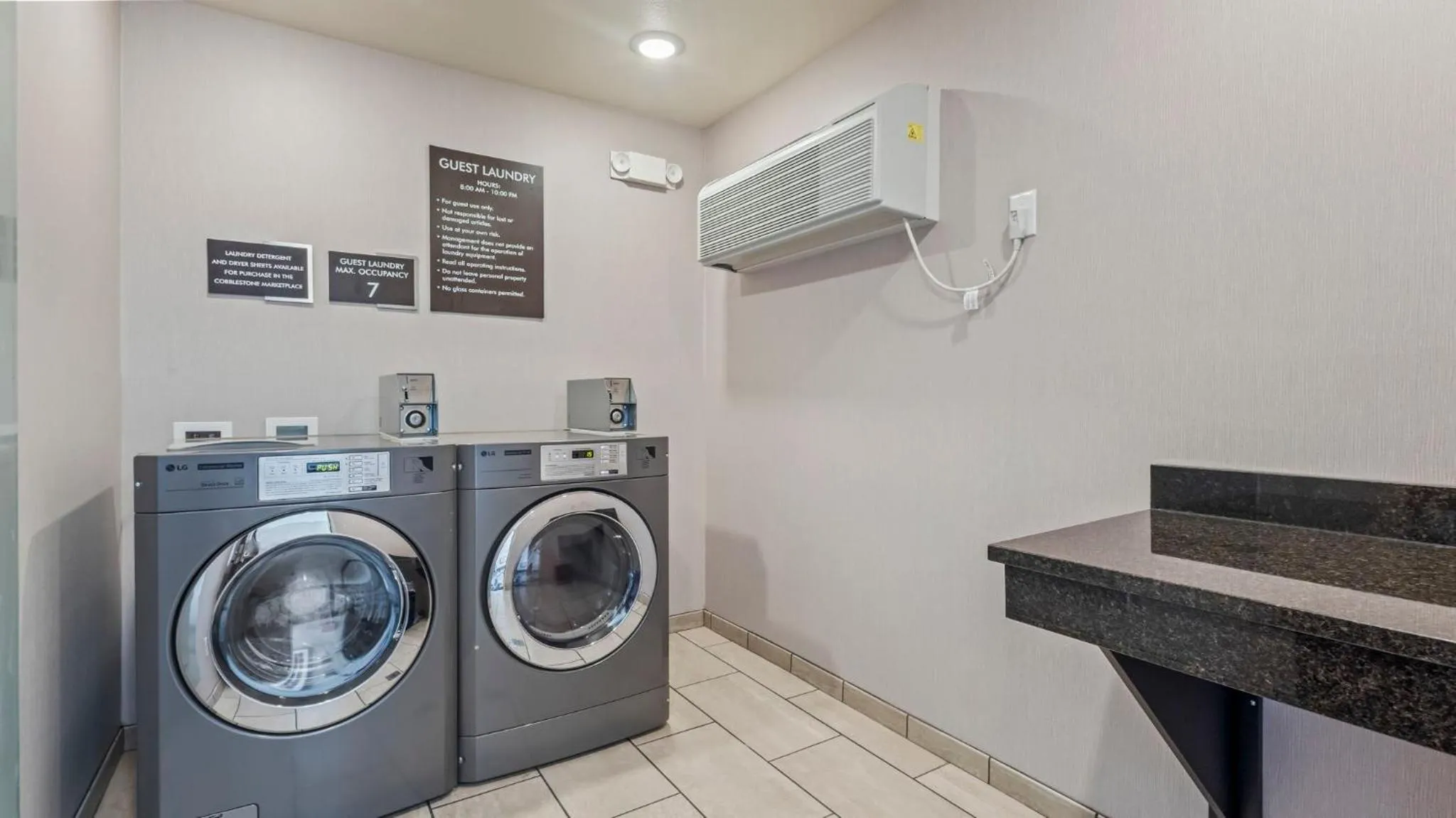 laundry in Cobblestone Hotel & Suites - Foley