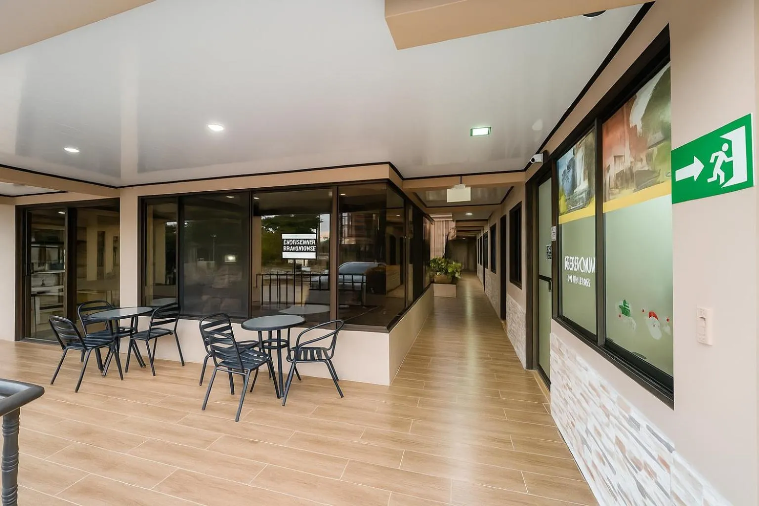 Restaurant/places to eat in HOTEL DEL RiO