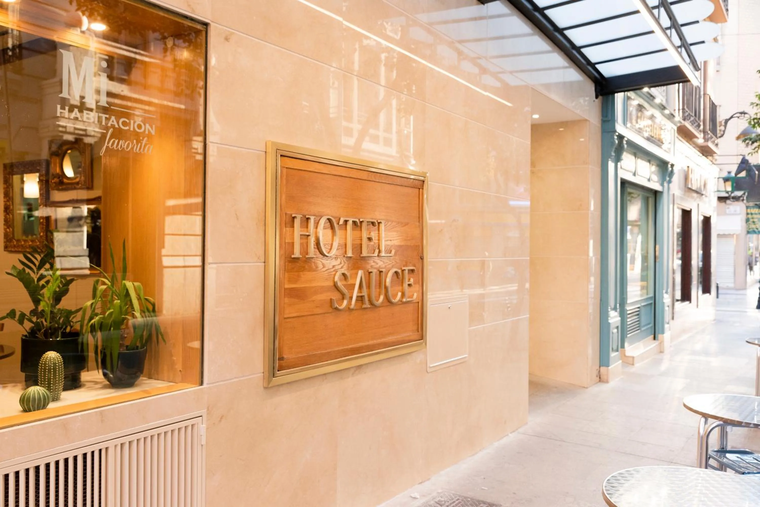 Facade/entrance in Hotel Sauce