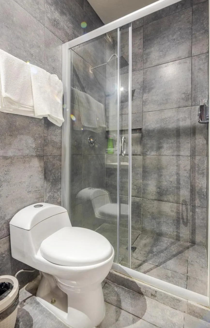 Bathroom in Adhoc Boutique Barrio Antiguo