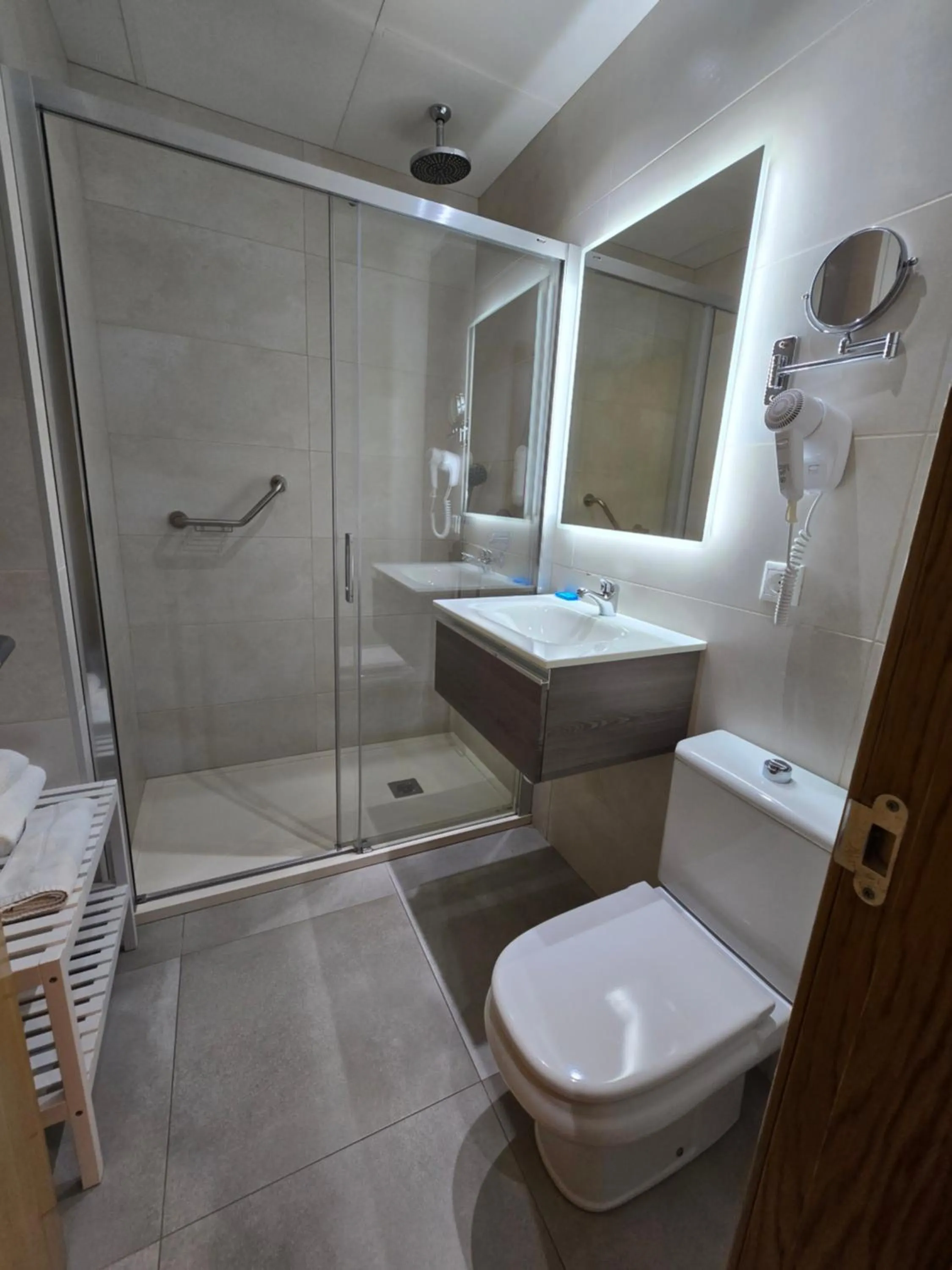 Shower in Rambla Alicante