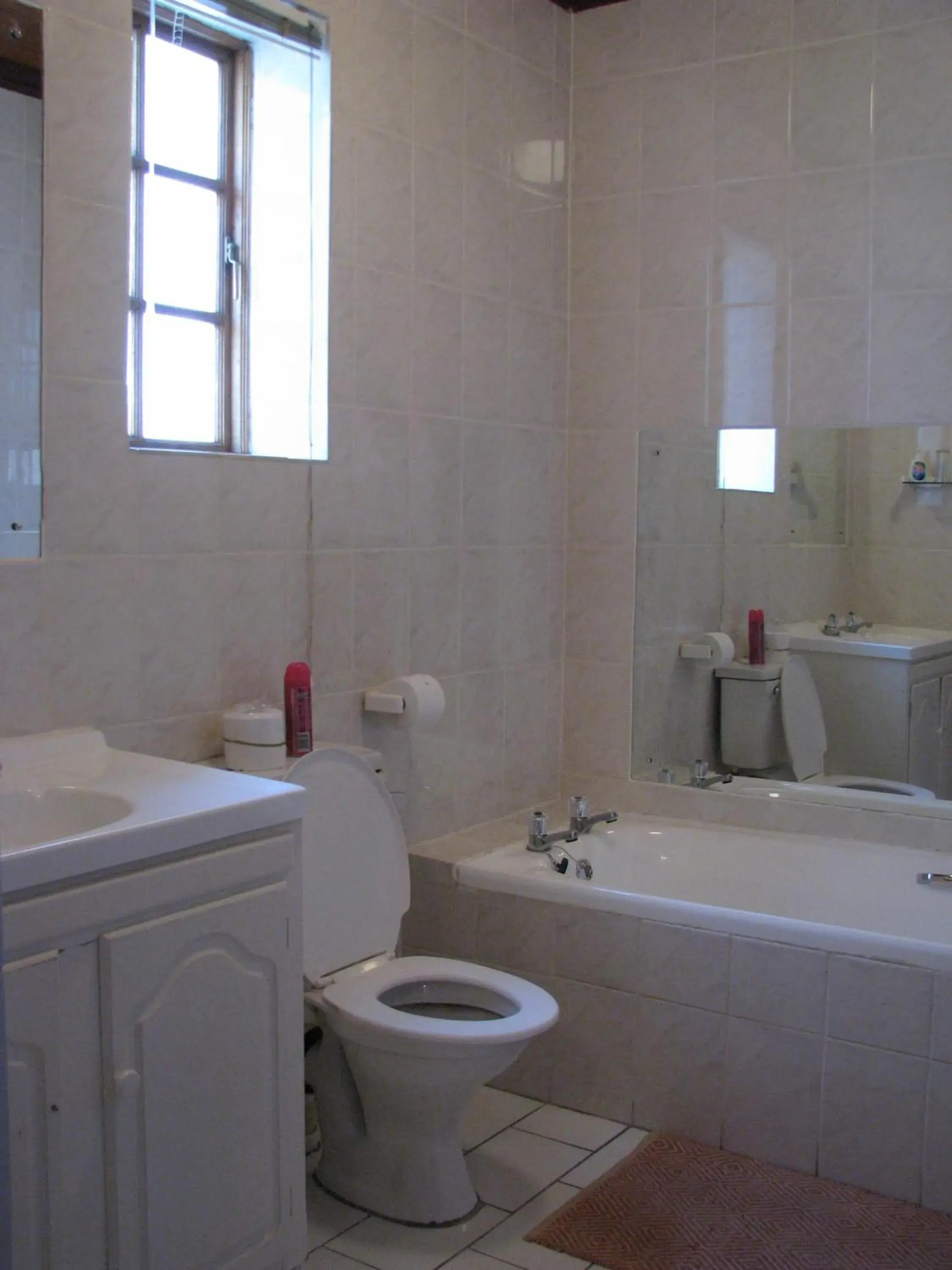 Family Room with Shower in Laings Lodge Family Room with Shower in Laings Lodge