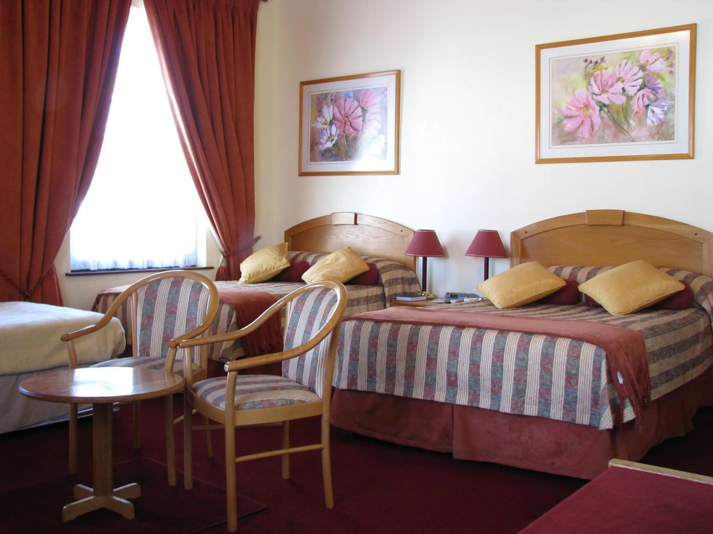 Bedroom, Bed in Laings Lodge