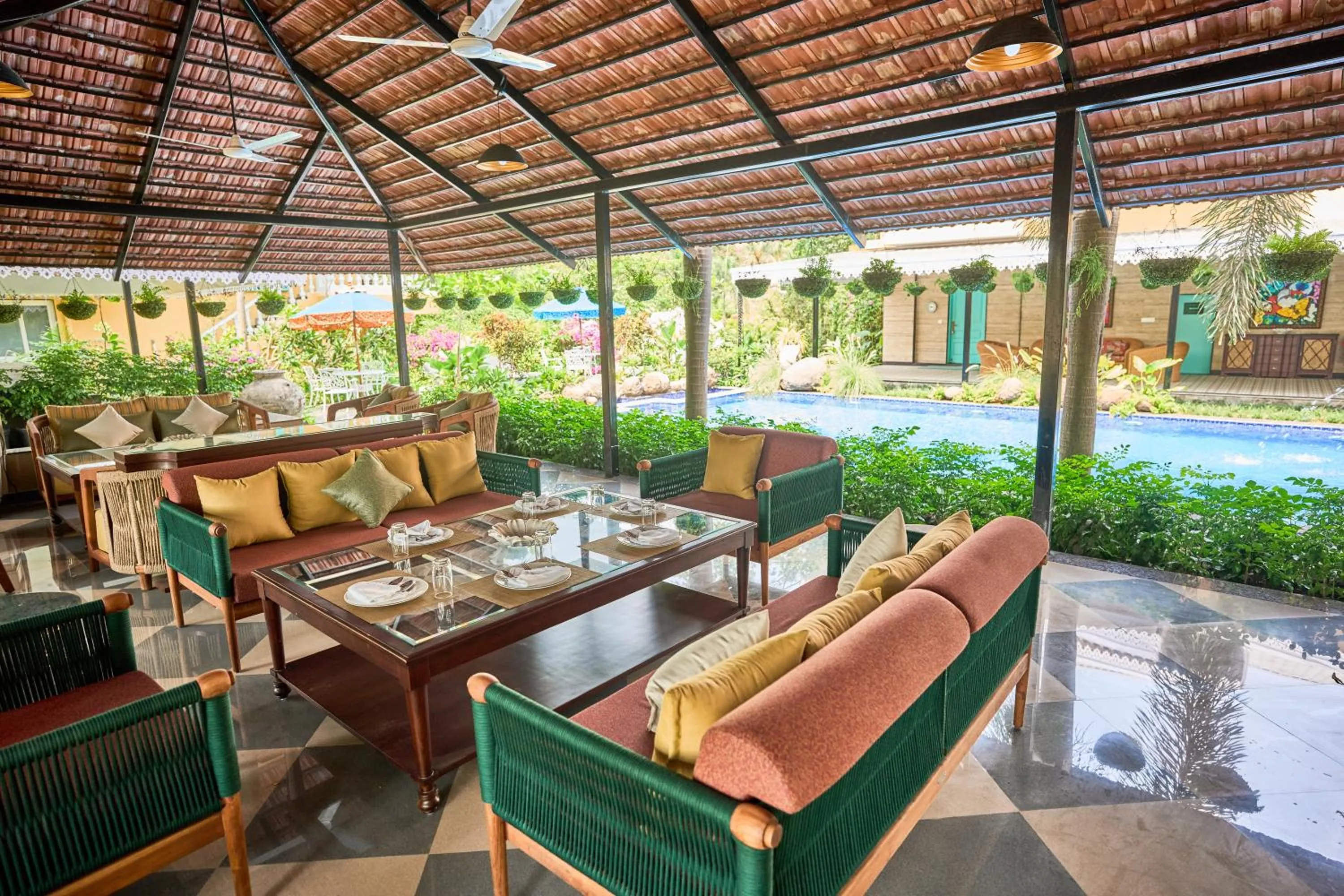 Restaurant/places to eat in Mayfair Manor Alibag