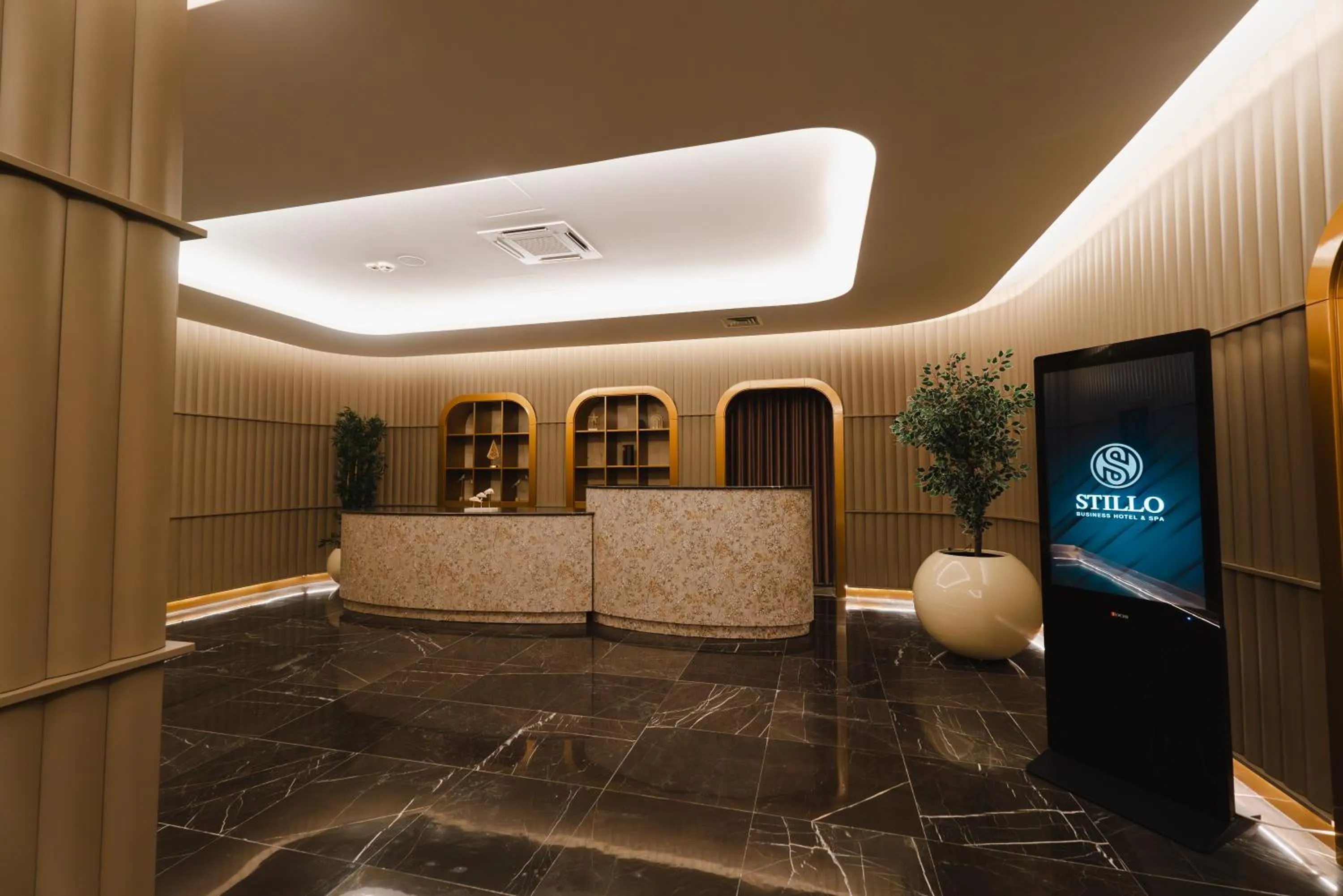 Lobby or reception in Stillo Business Hotel & Spa