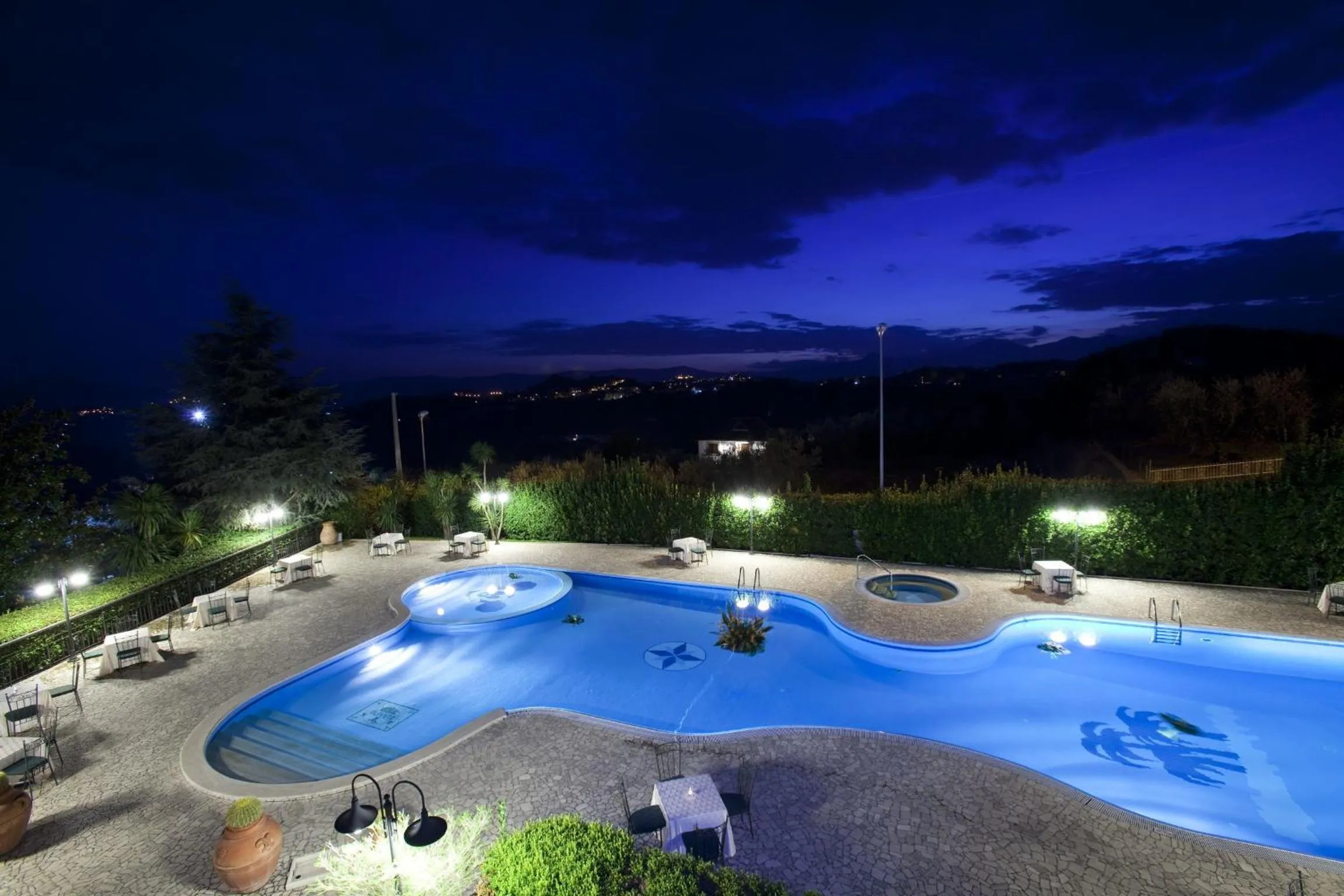 Night in Albergo Ristorante Uliveto