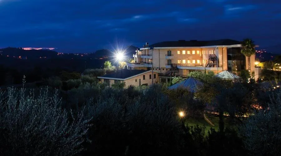 Night in Albergo Ristorante Uliveto
