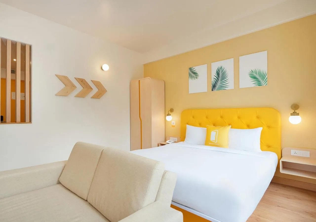 Bed in Bloom Hotel - DLF Cyber City