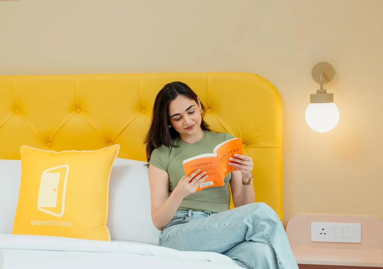 Bedroom, Bed in Bloom Hotel - DLF Cyber City