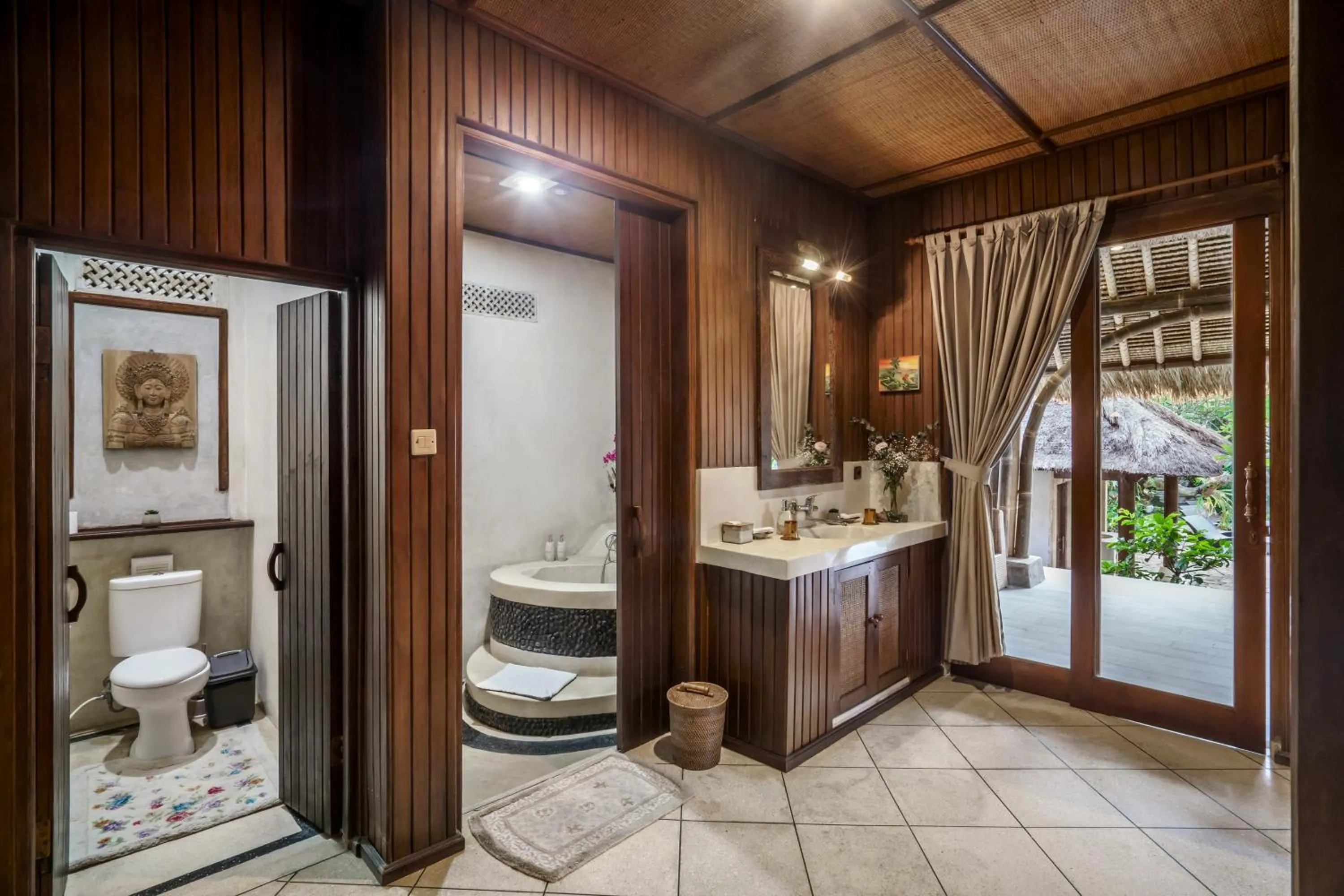 Bathroom in Villa Sujati