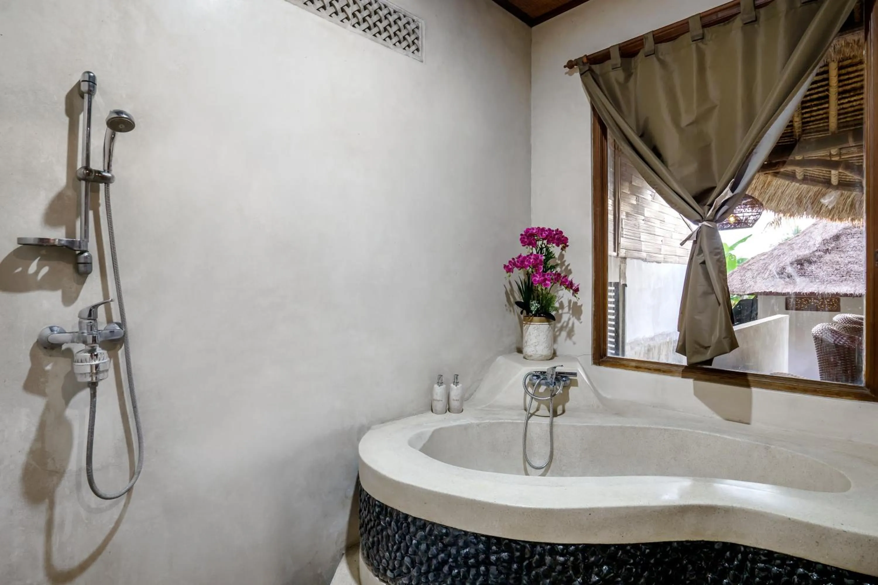 Bathroom in Villa Sujati