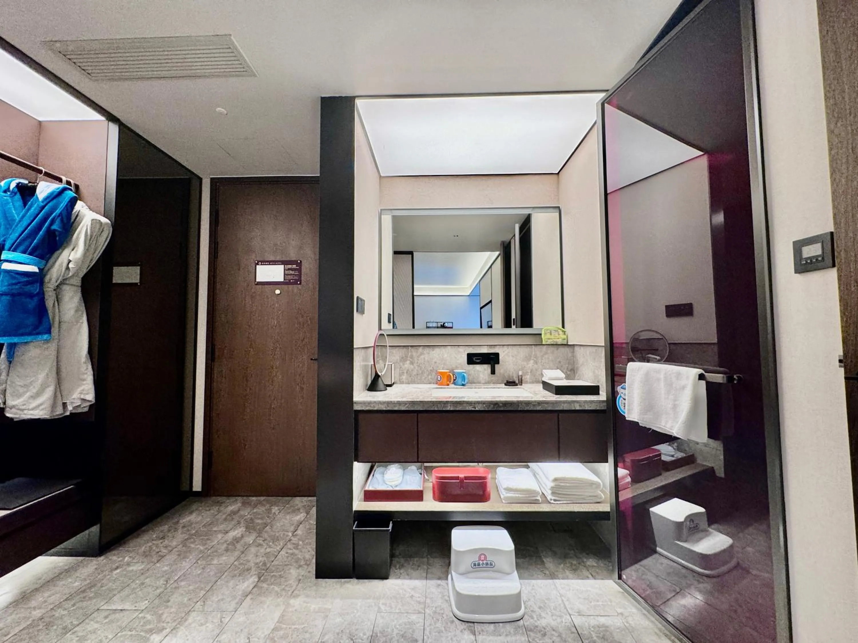 Bathroom, Bed in JOYA Chengdu Taikoo Li IFS