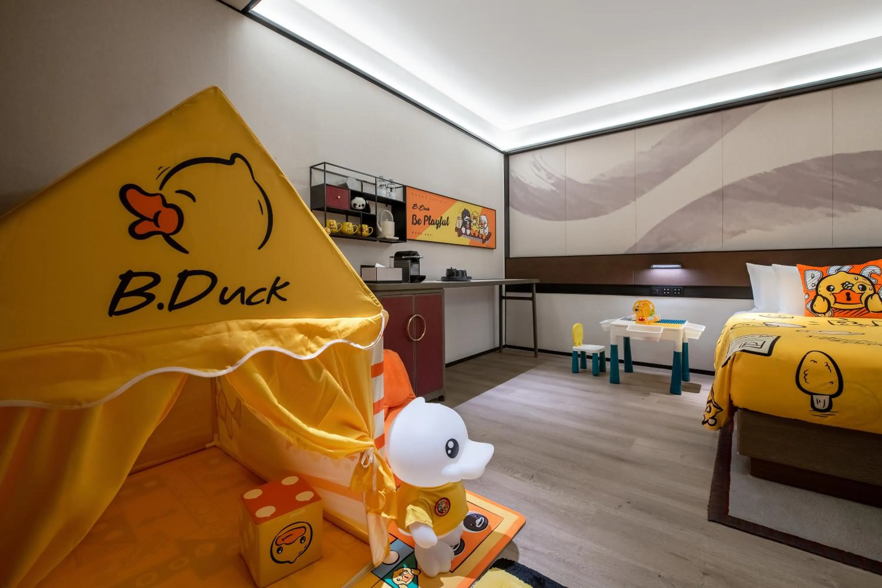 Seating area, Bed in JOYA Chengdu Taikoo Li IFS