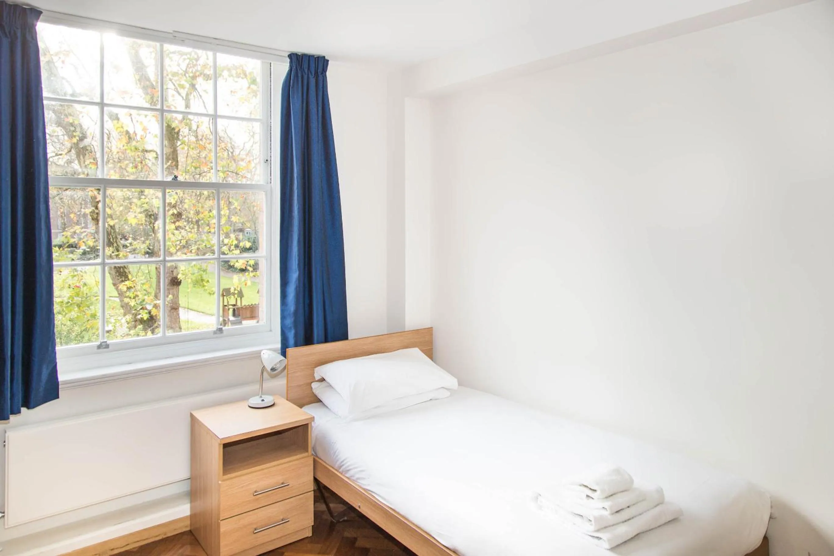 Bed in Goodenough College – University Residence