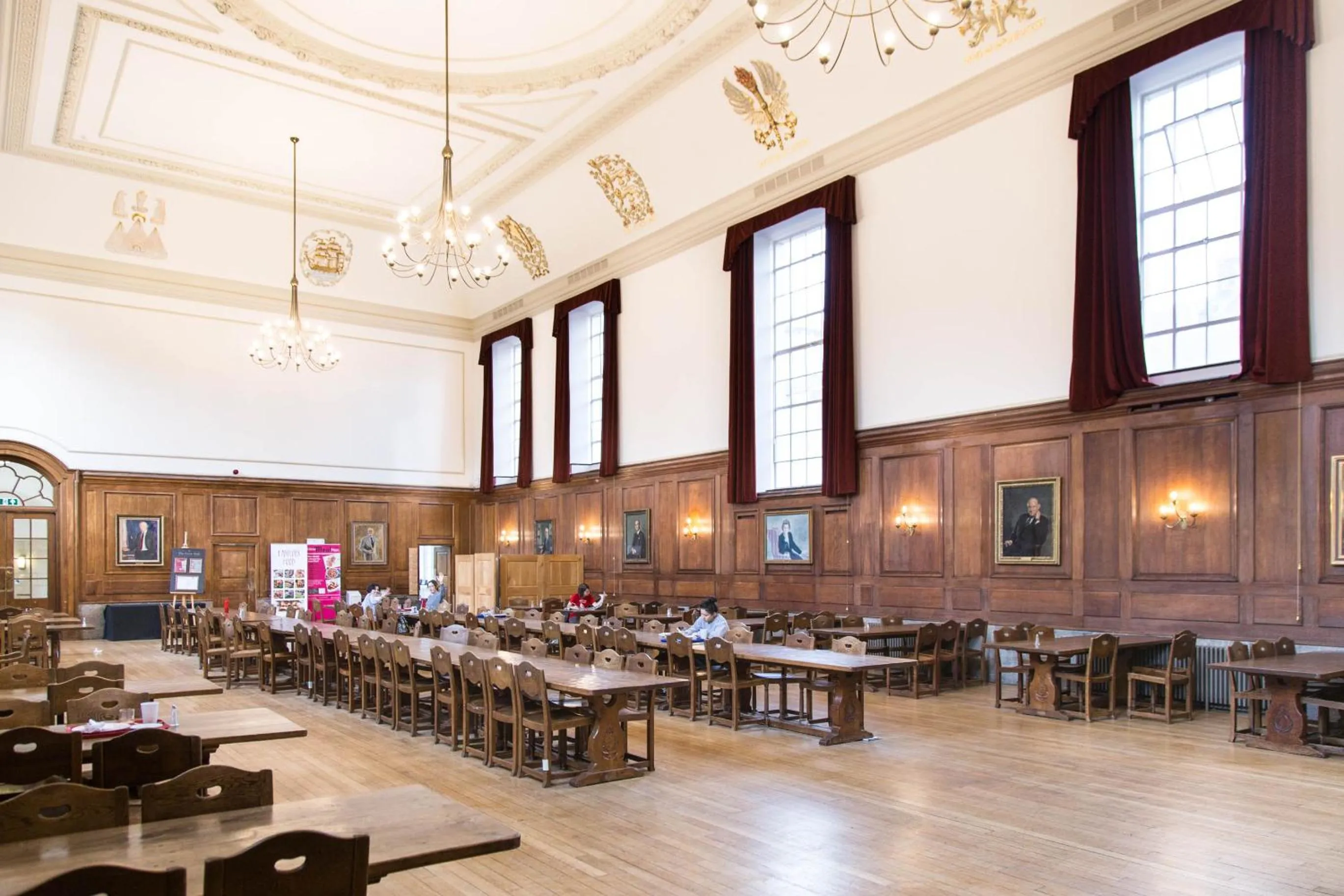 Restaurant/places to eat in Goodenough College – University Residence