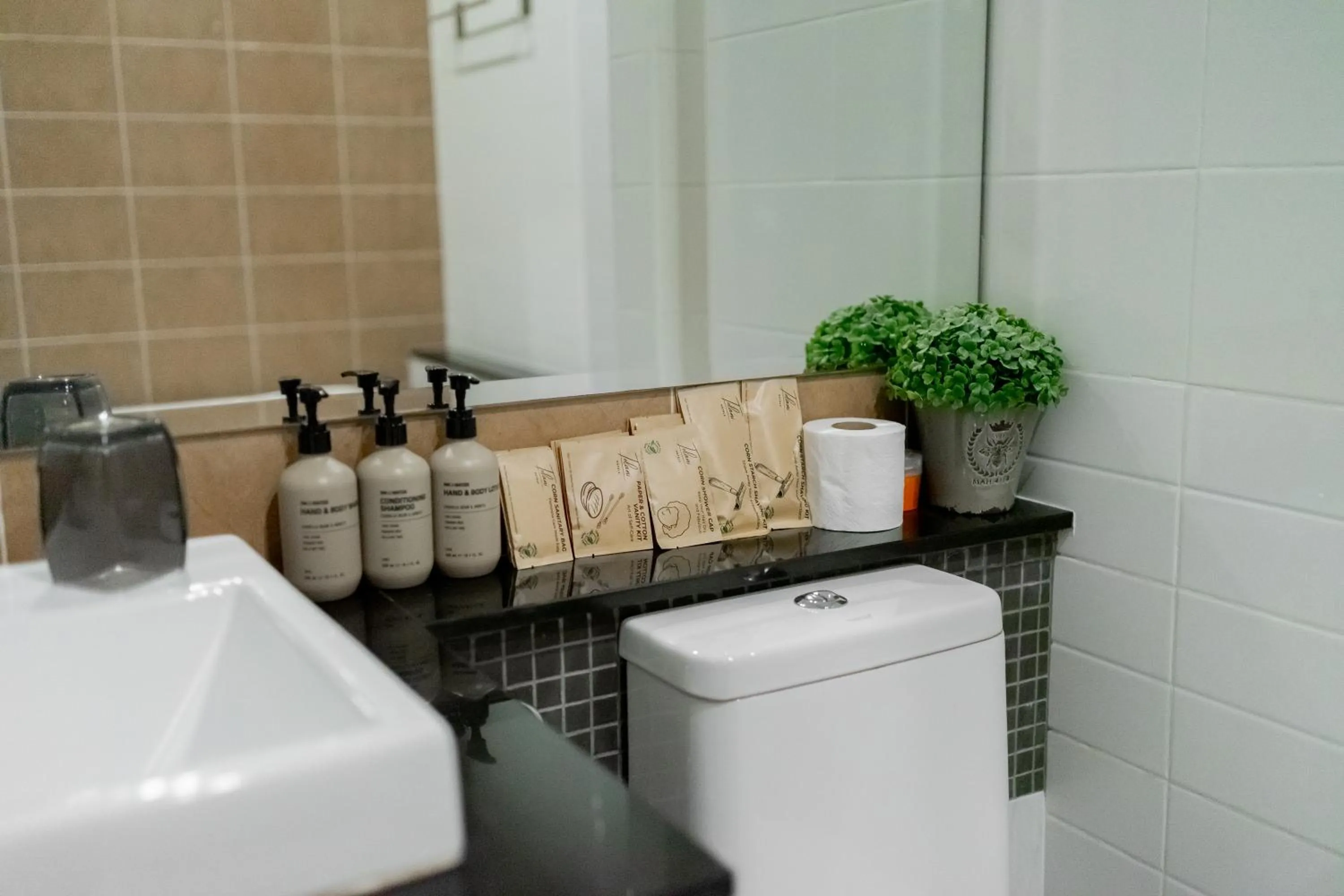 Toilet in Tolani Nimman Villa Chiang Mai