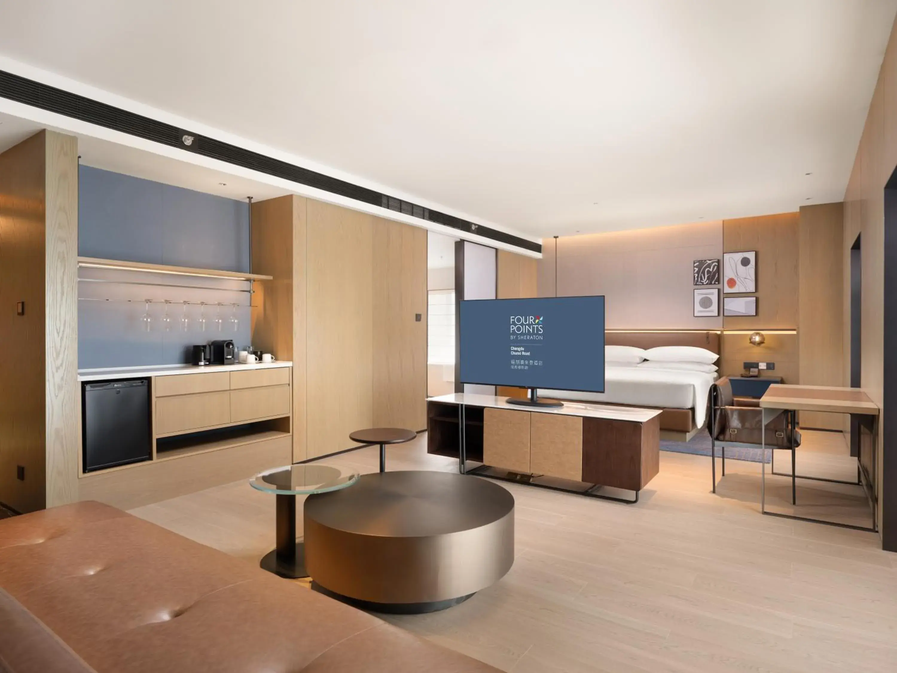 Suite room with Sky View 1 King Bed in Four Points by Sheraton Chengdu, Chunxi Road Suite room with Sky View 1 King Bed in Four Points by Sheraton Chengdu, Chunxi Road