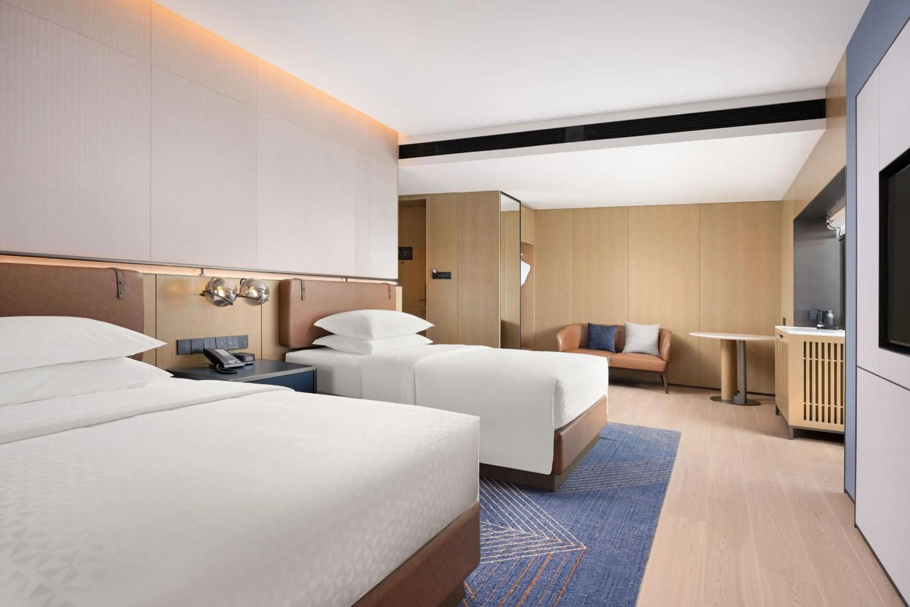 Photo of the whole room, Bed in Four Points by Sheraton Chengdu, Chunxi Road