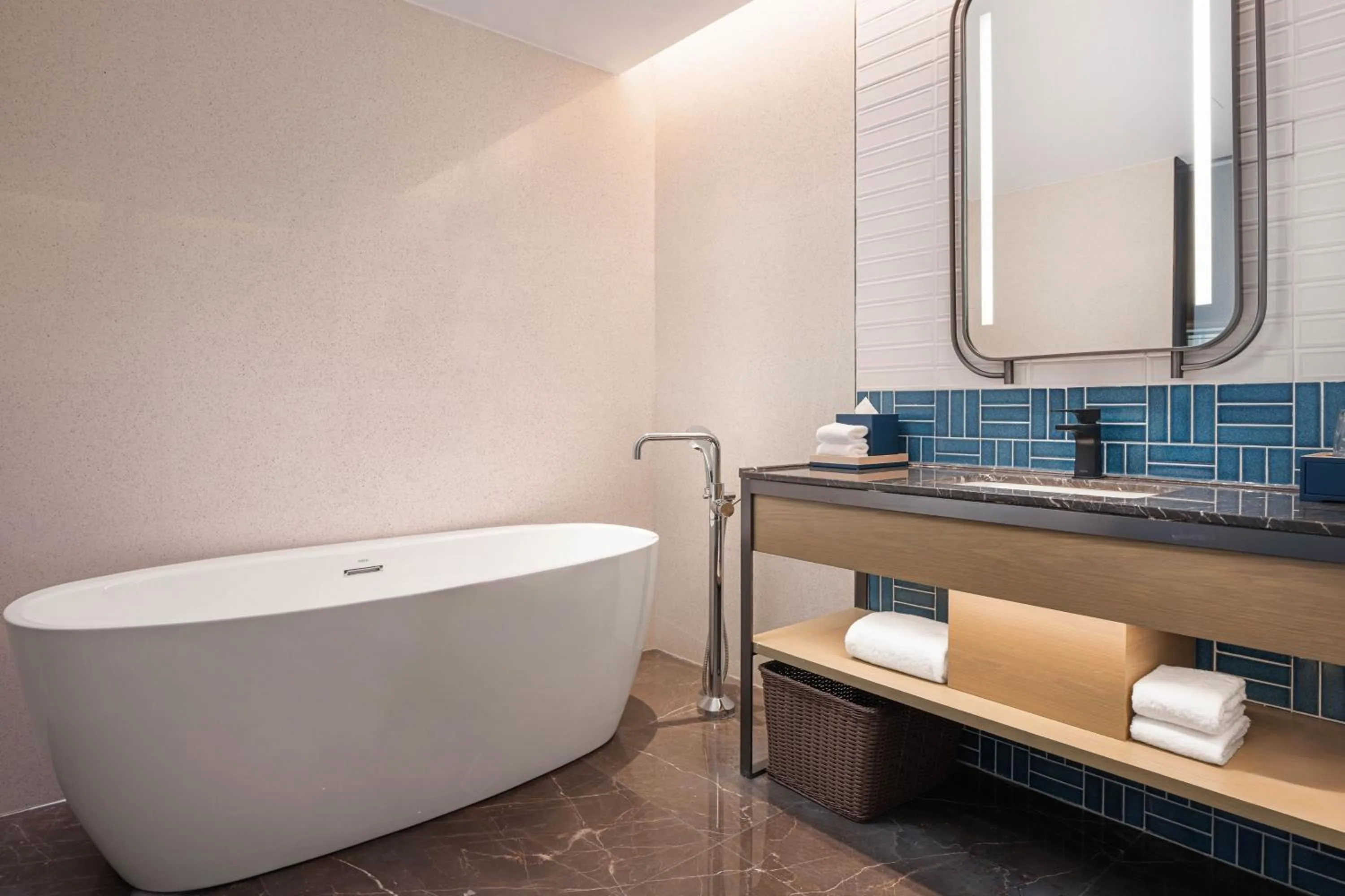 Bathroom in Four Points by Sheraton Chengdu, Chunxi Road