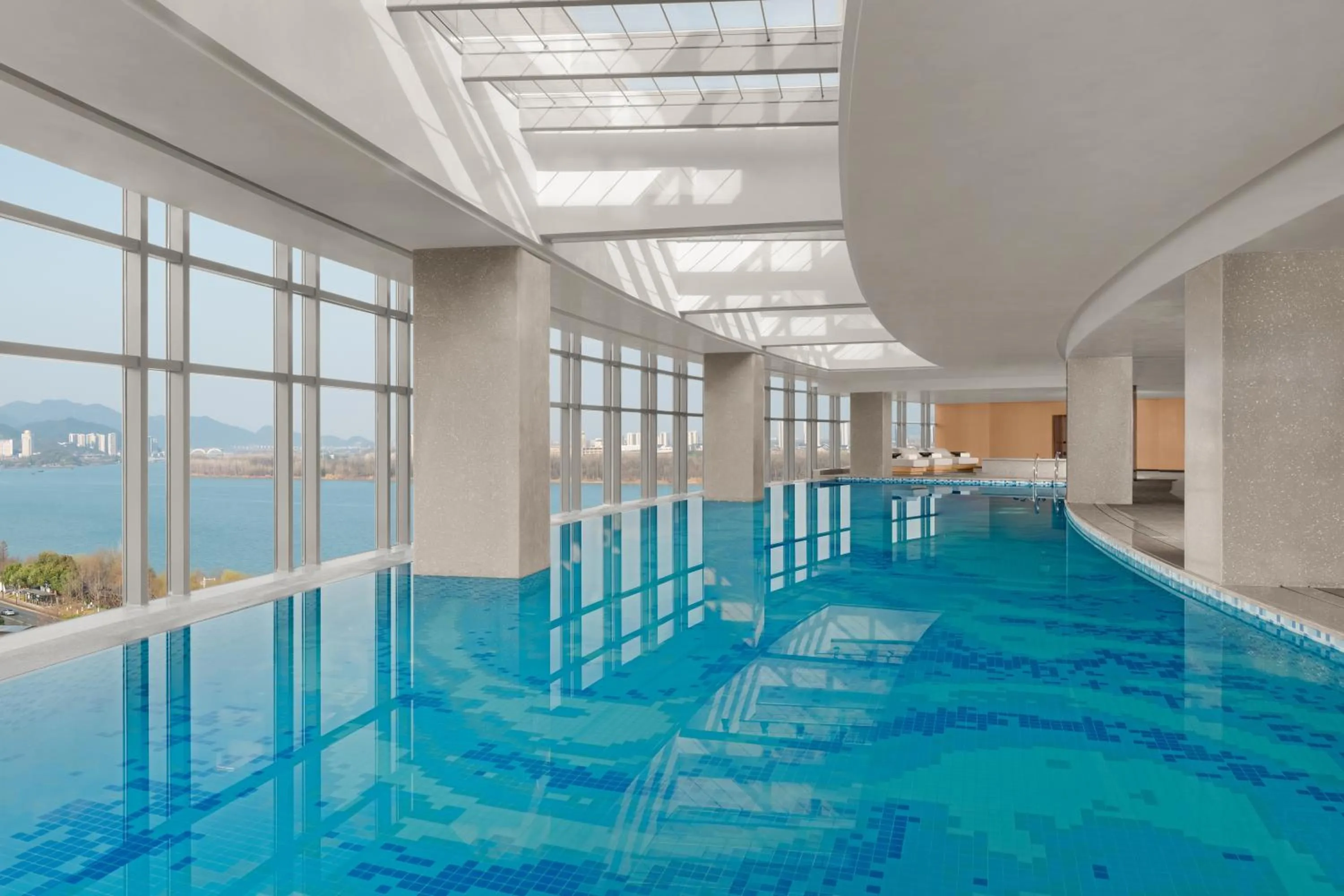Swimming pool in Sheraton Hangzhou Fuyang