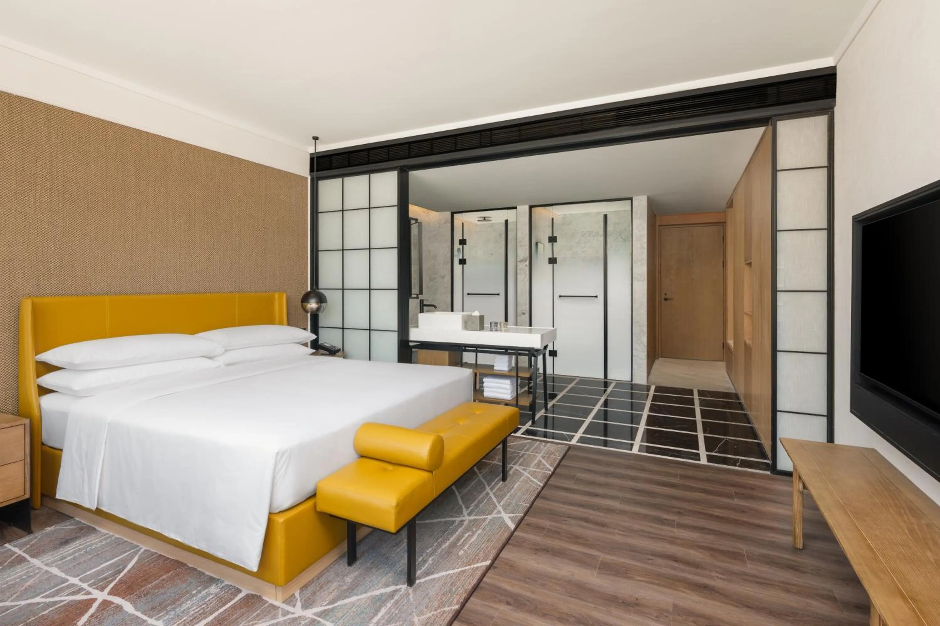 Bed in Sheraton Hangzhou Fuyang