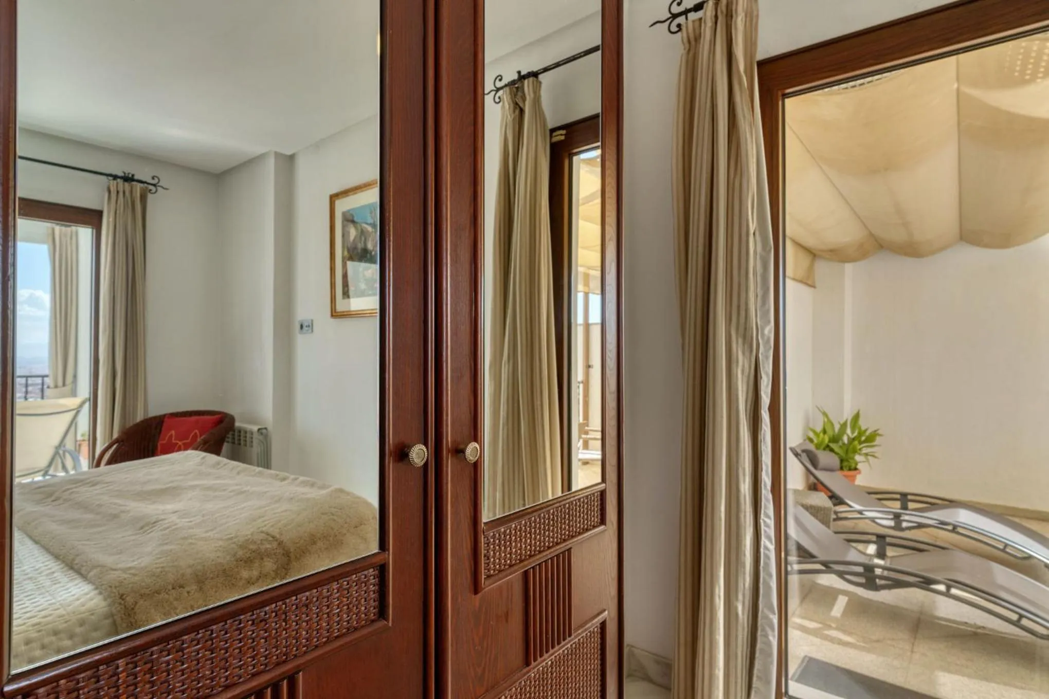 Bedroom, Bed in Hotel Mirador Arabeluj