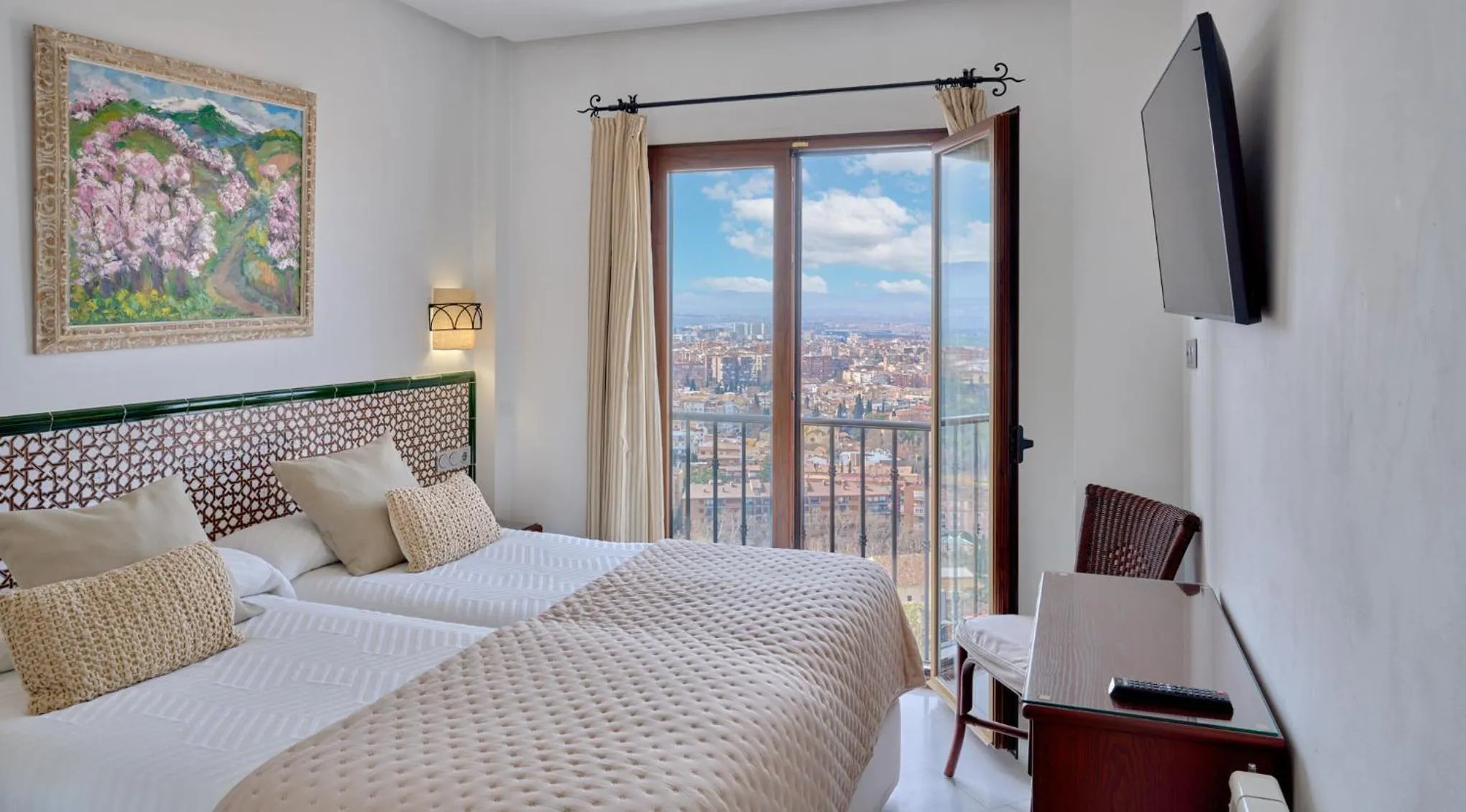 Photo of the whole room, Bed in Hotel Mirador Arabeluj