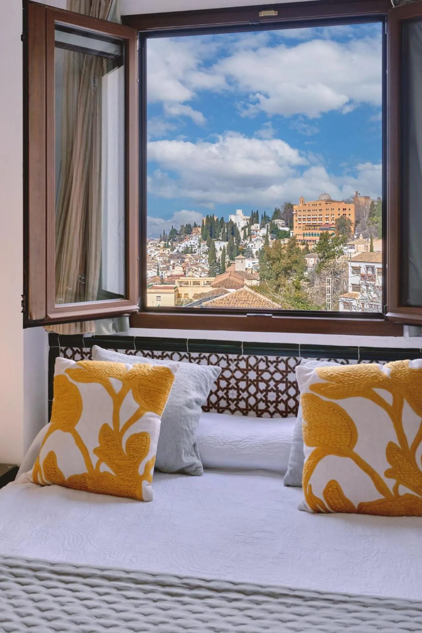 Photo of the whole room, Bed in Hotel Mirador Arabeluj