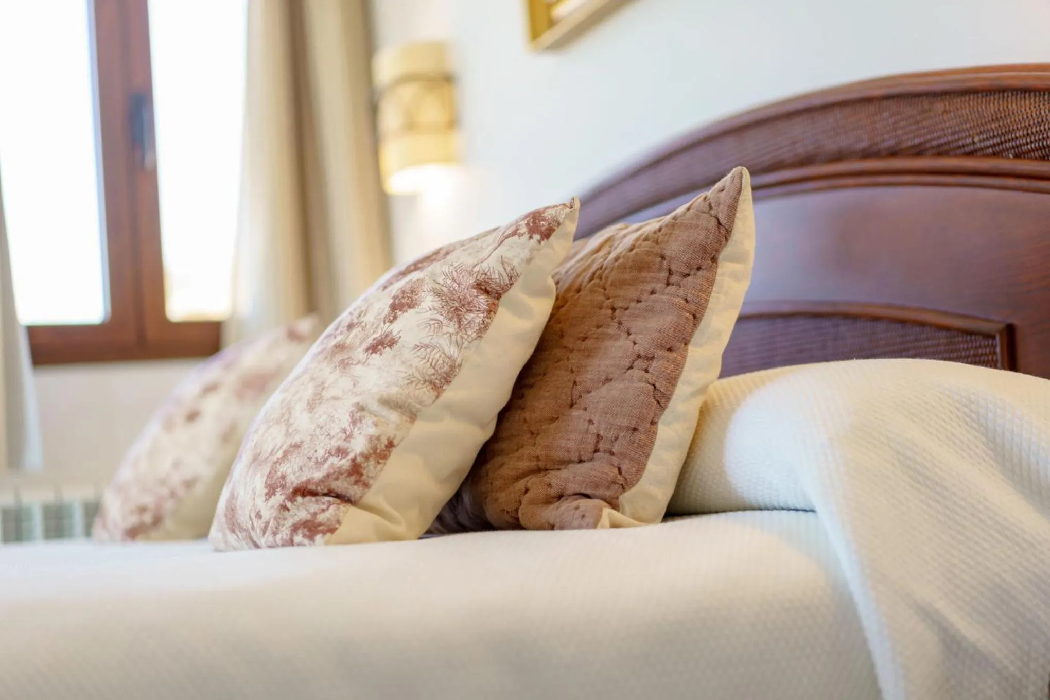 Bed in Hotel Mirador Arabeluj