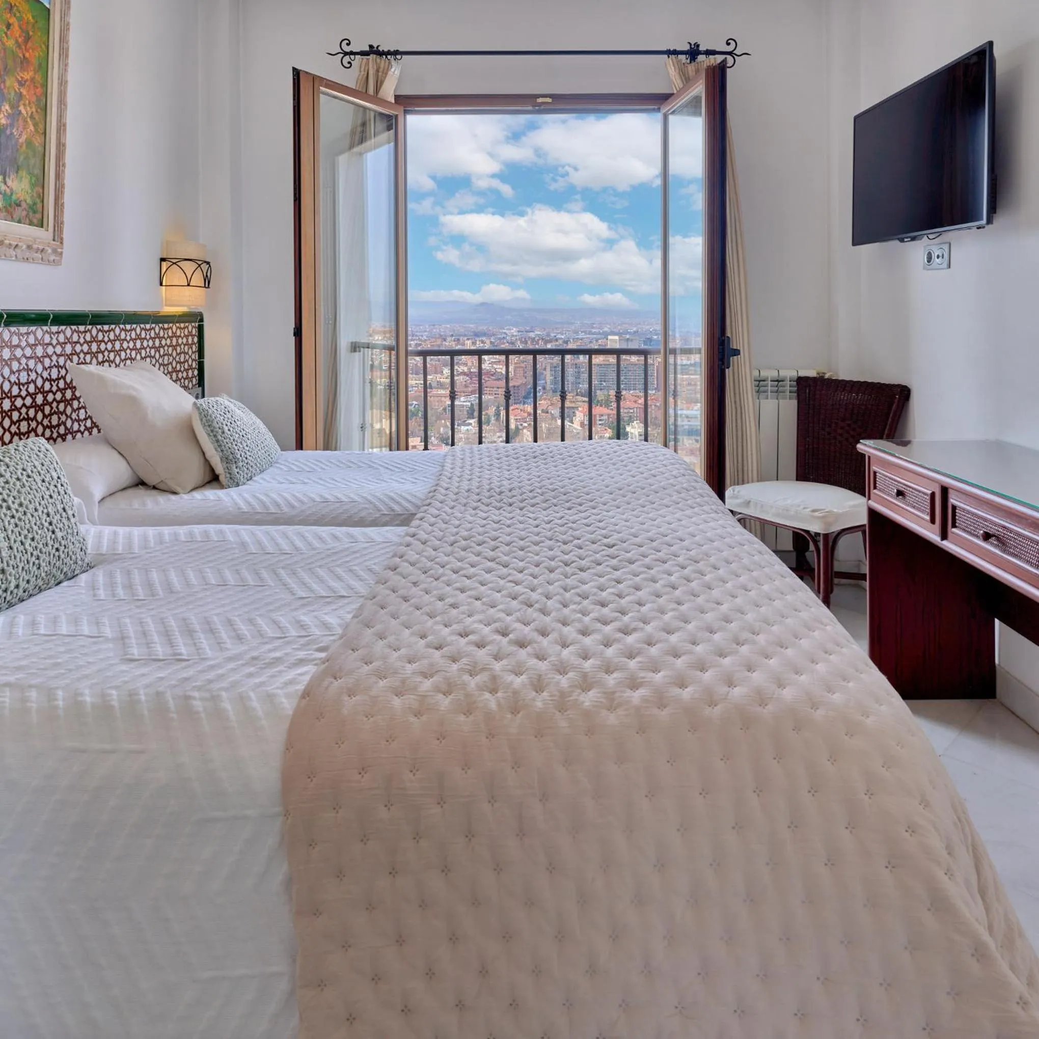 Bed in Hotel Mirador Arabeluj