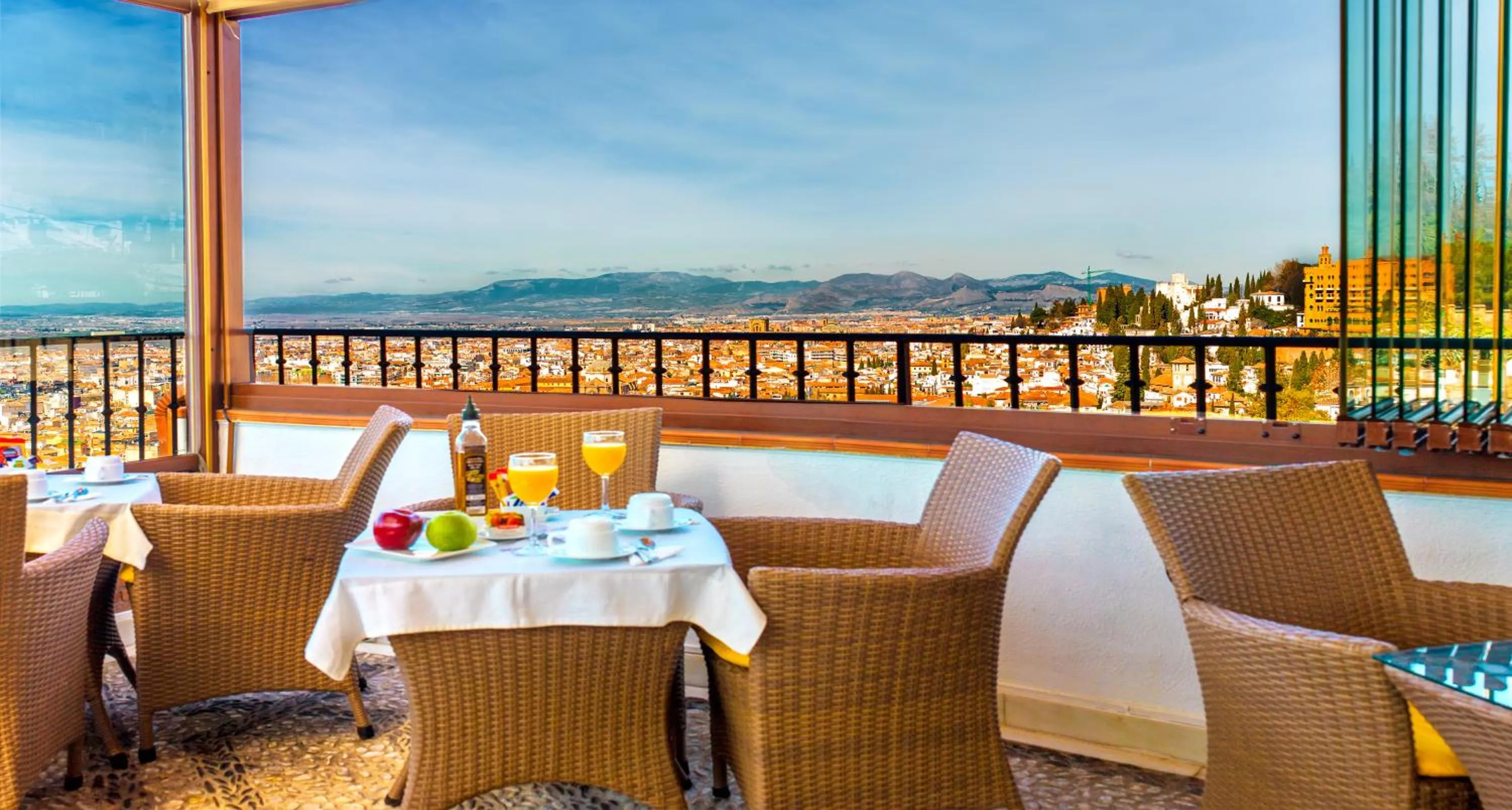 Food and drinks in Hotel Mirador Arabeluj