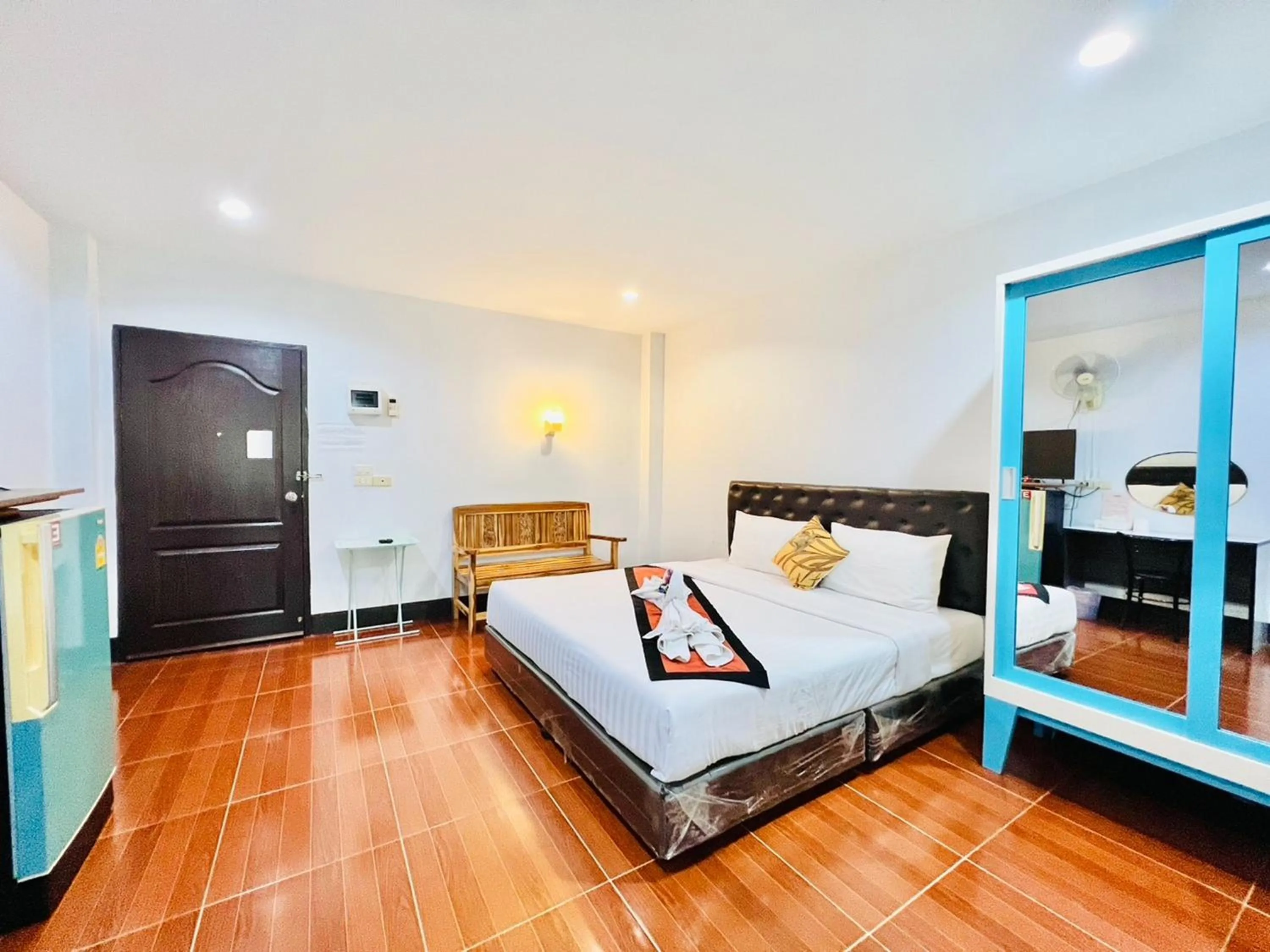 Bedroom, Bed in Ban Ton Resort