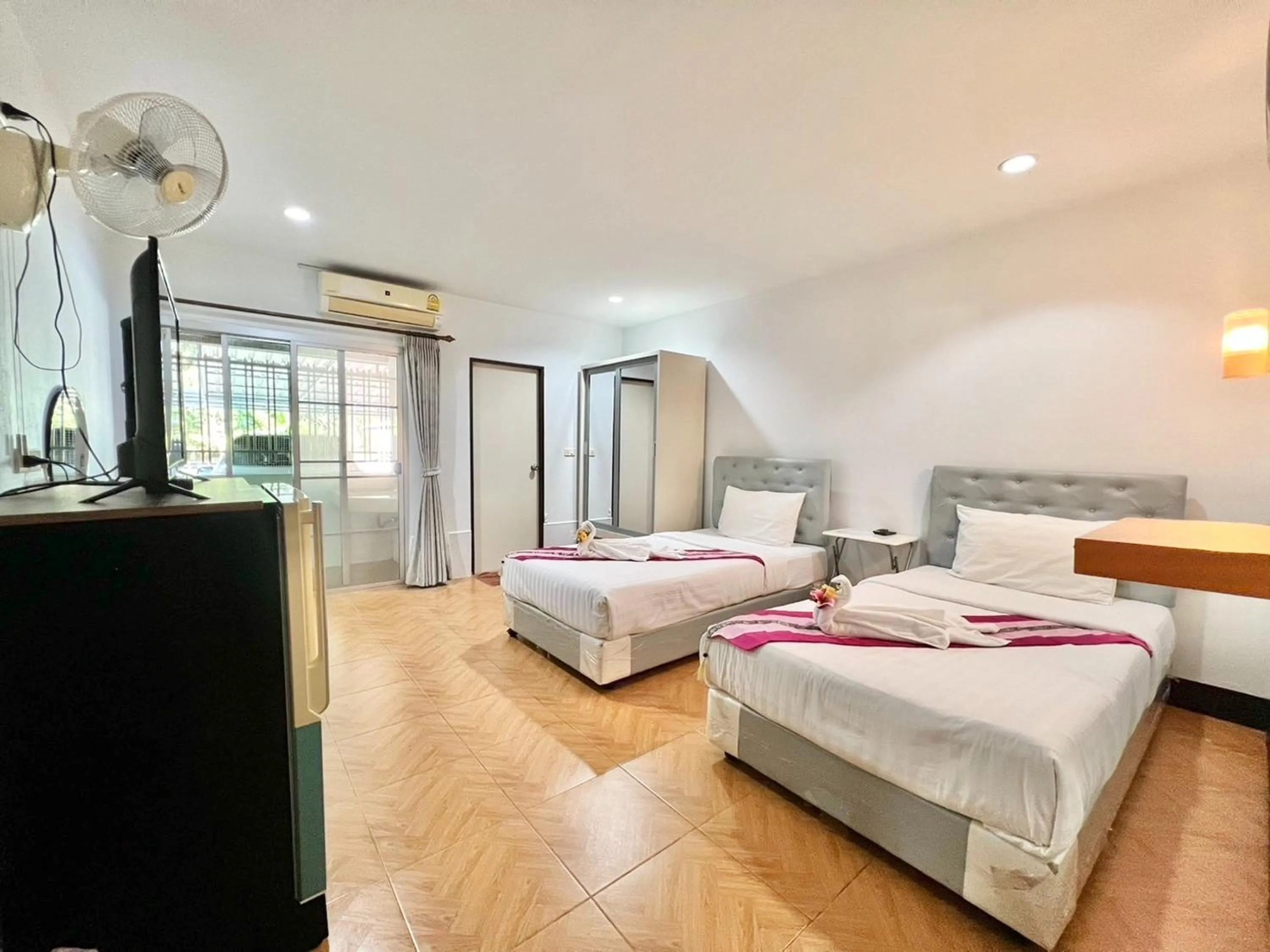 Bedroom, Bed in Ban Ton Resort